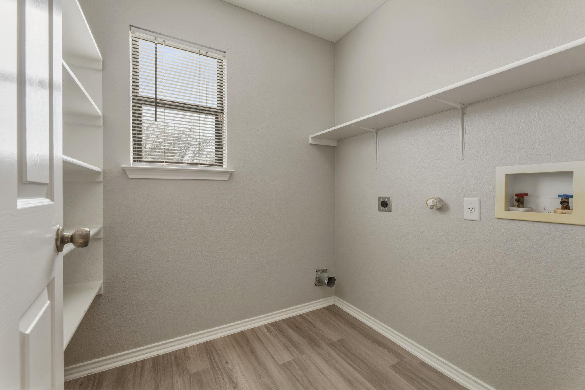 4209 Glacier Point Cv, Taylor, TX 76574