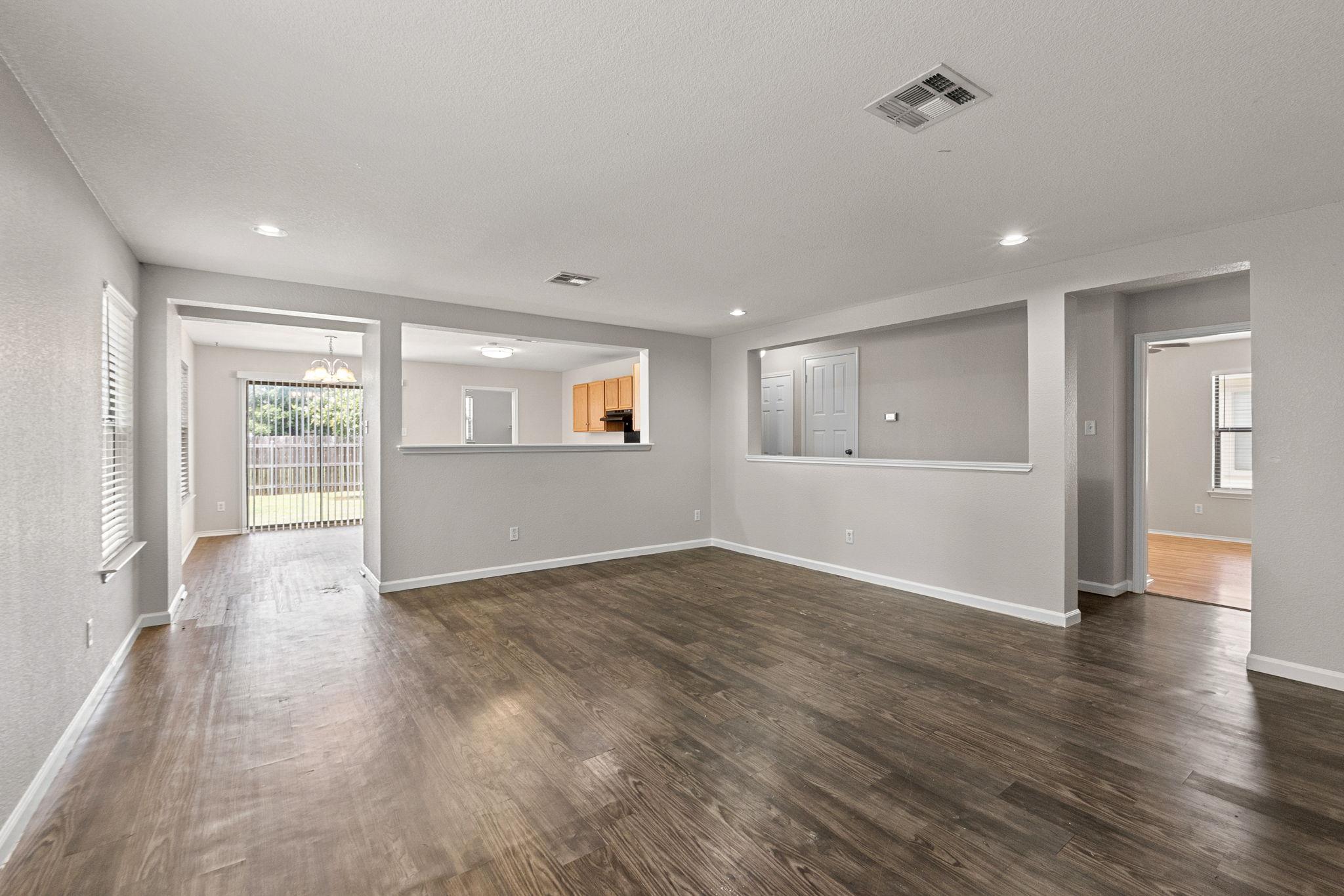 4209 Glacier Point Cv, Taylor, TX 76574