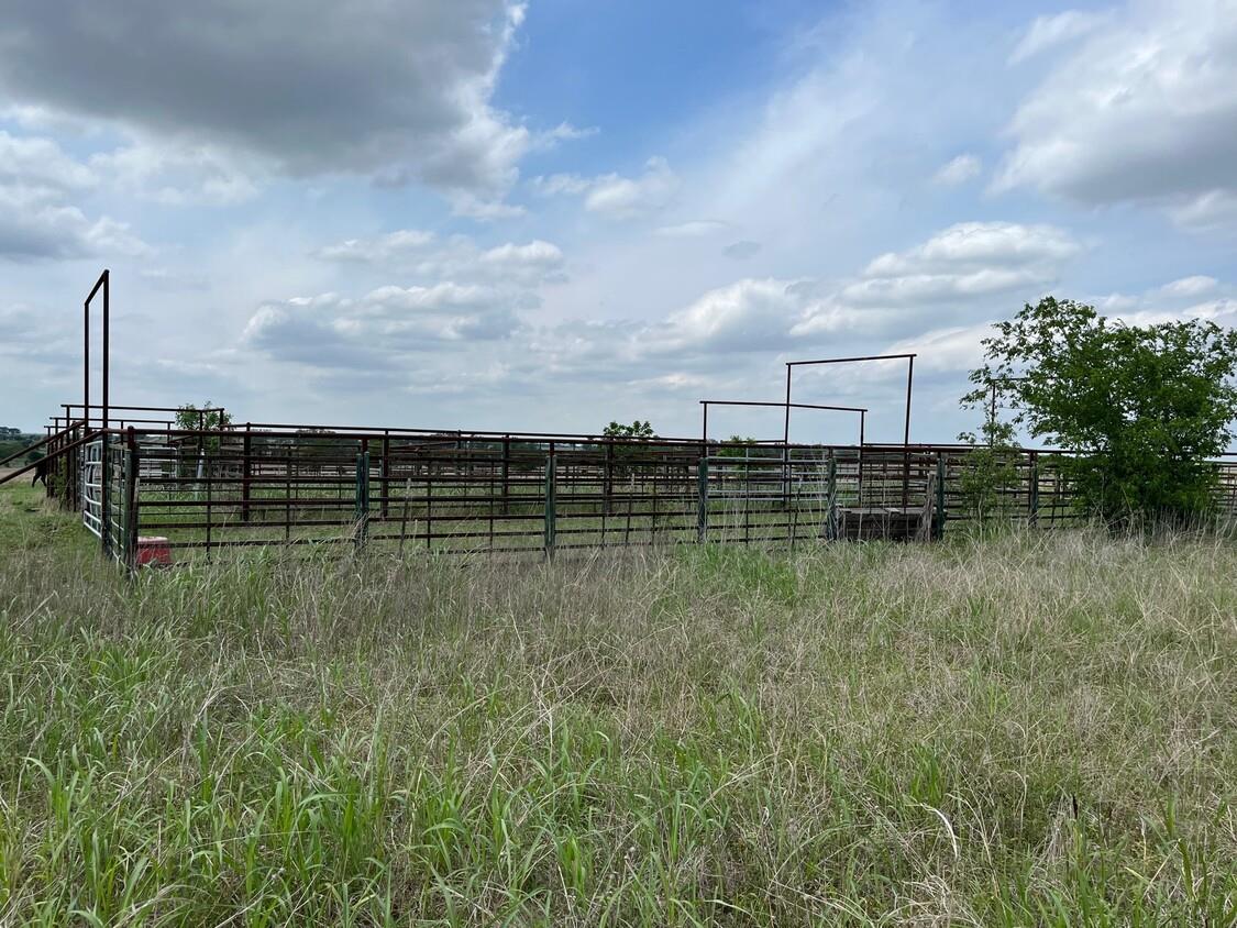 000 County Rd 269, Oglesby, TX 76561