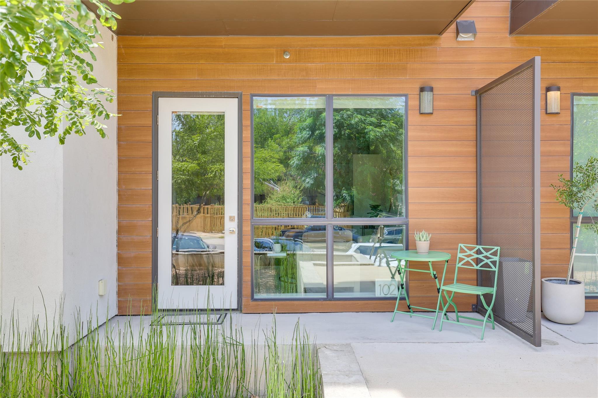 207 W Johanna St # 102, Austin, TX 78704