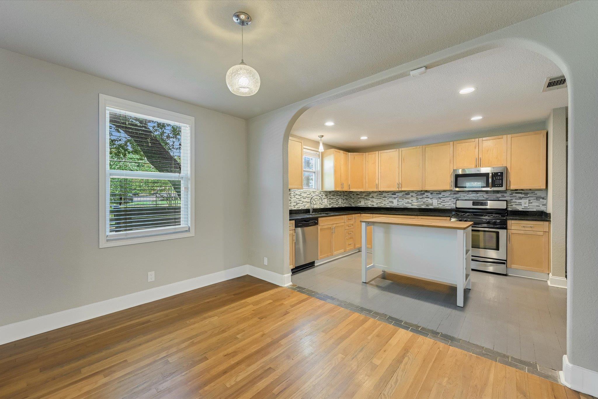 907 Chicon St, Austin, TX 78702