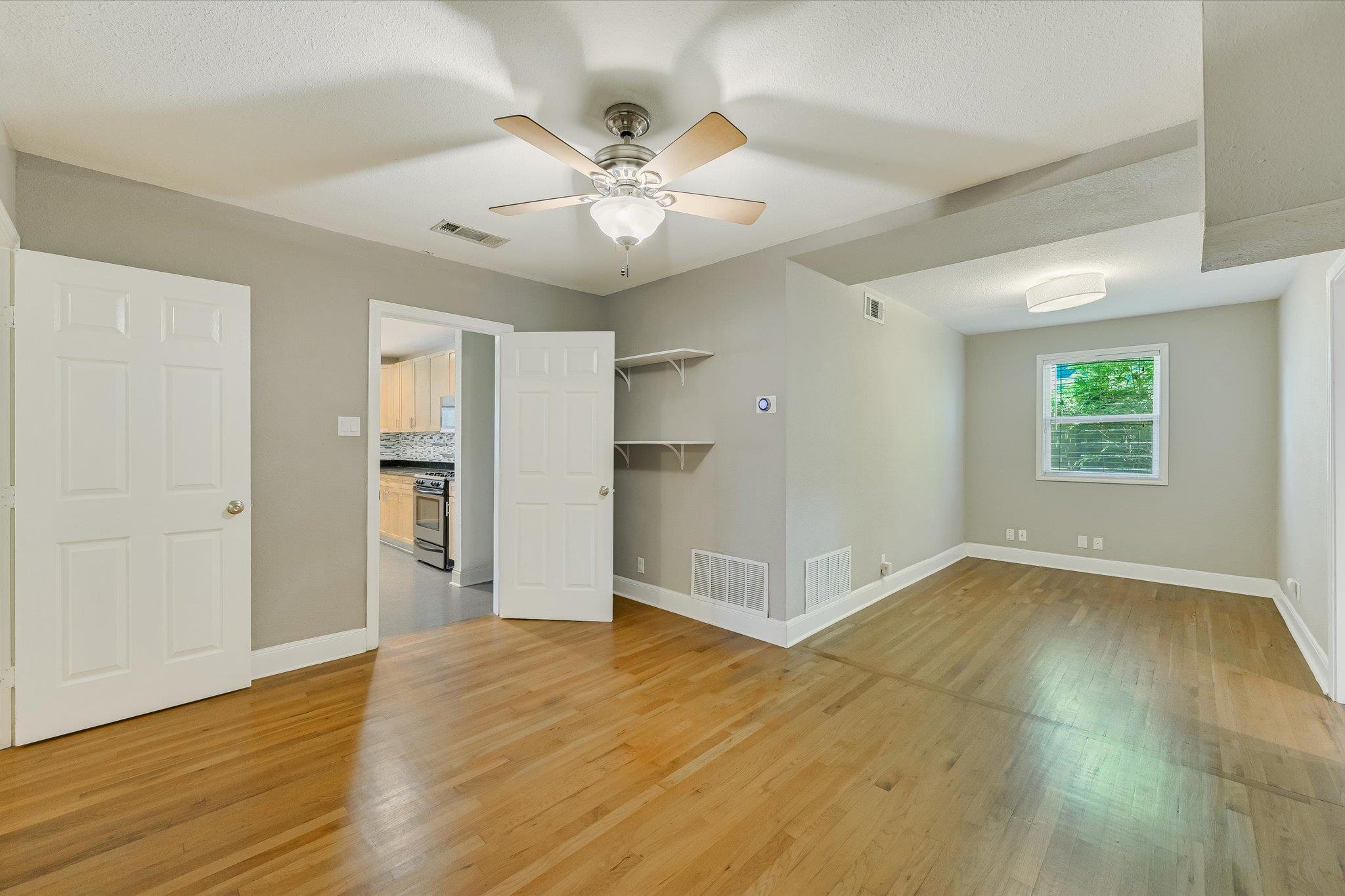 907 Chicon St, Austin, TX 78702