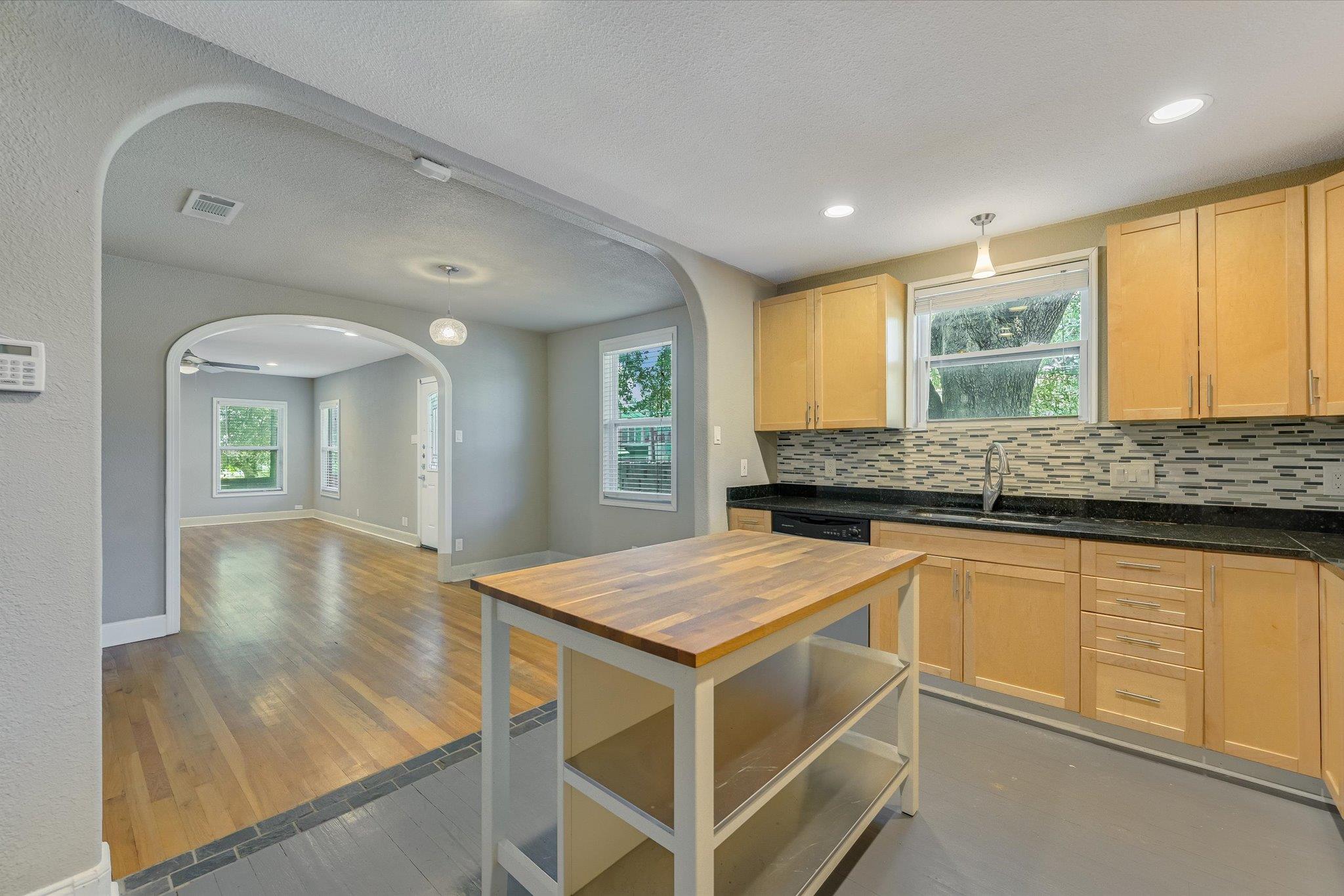 907 Chicon St, Austin, TX 78702