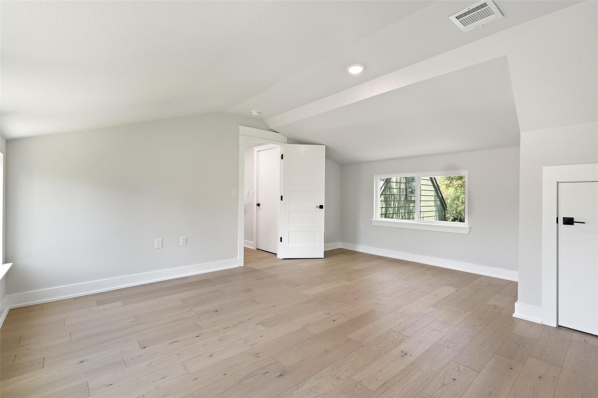 5109 Stone Gate Dr # 2, Austin, TX 78721