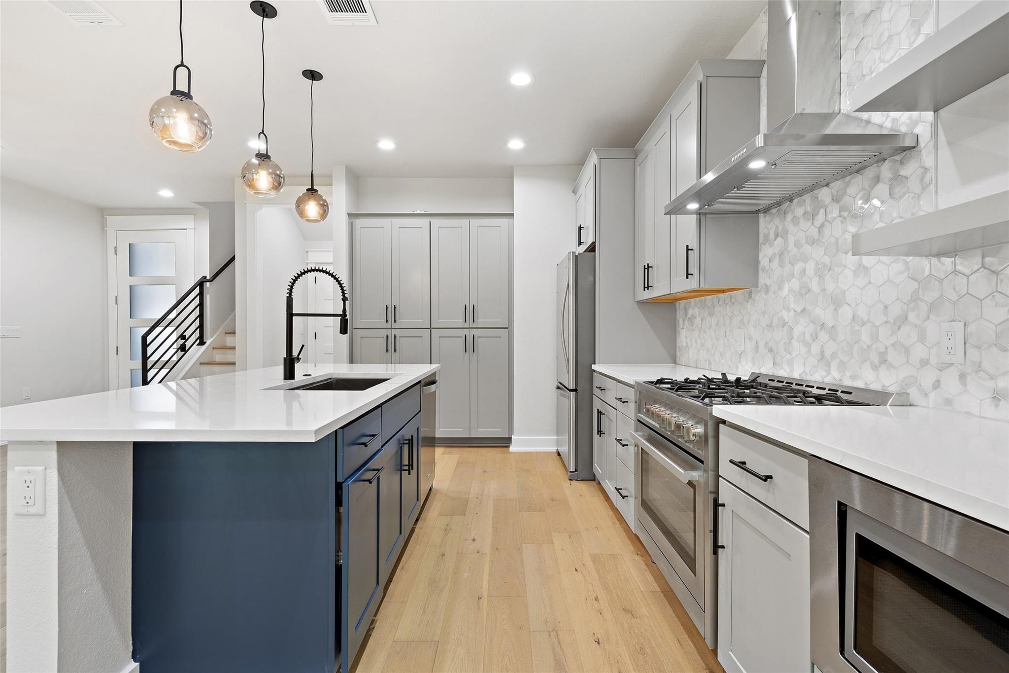 5109 Stone Gate Dr # 2, Austin, TX 78721