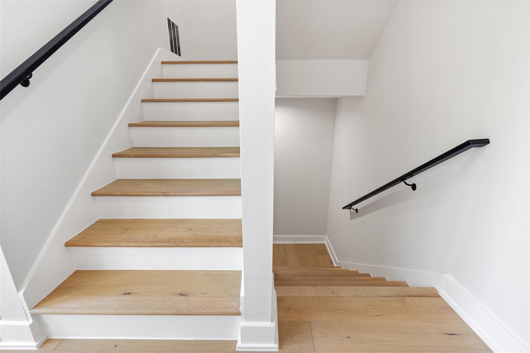 5109 Stone Gate Dr # 2, Austin, TX 78721