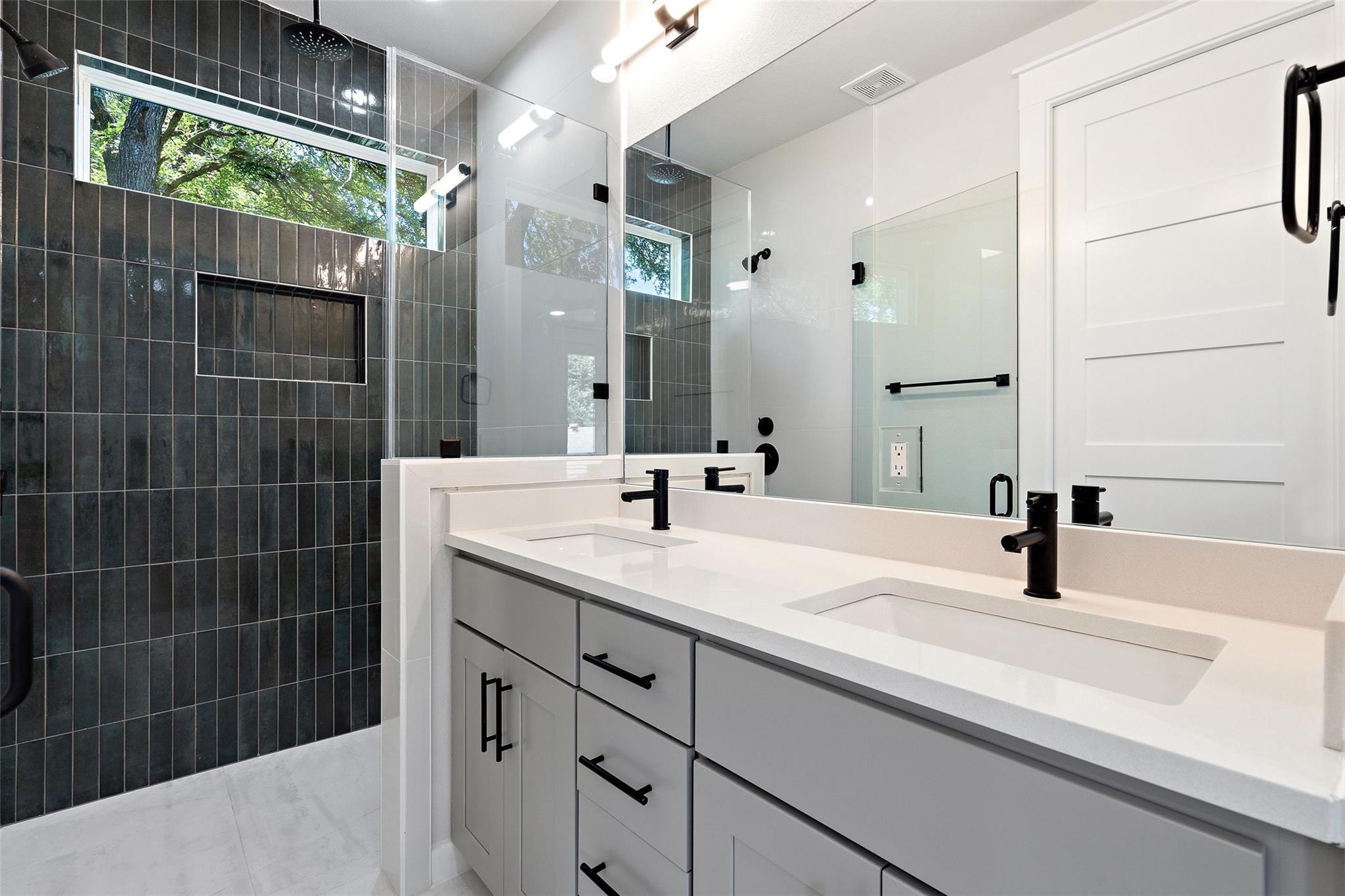 5109 Stone Gate Dr # 2, Austin, TX 78721