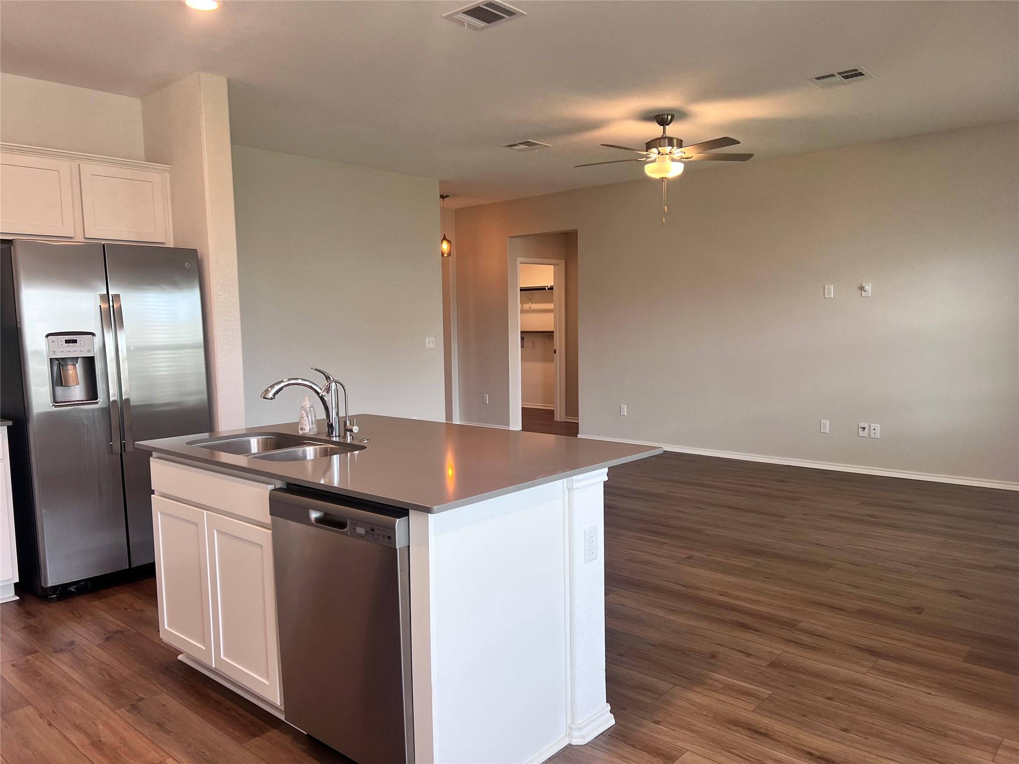 160 Santiago, Kyle, TX 78640