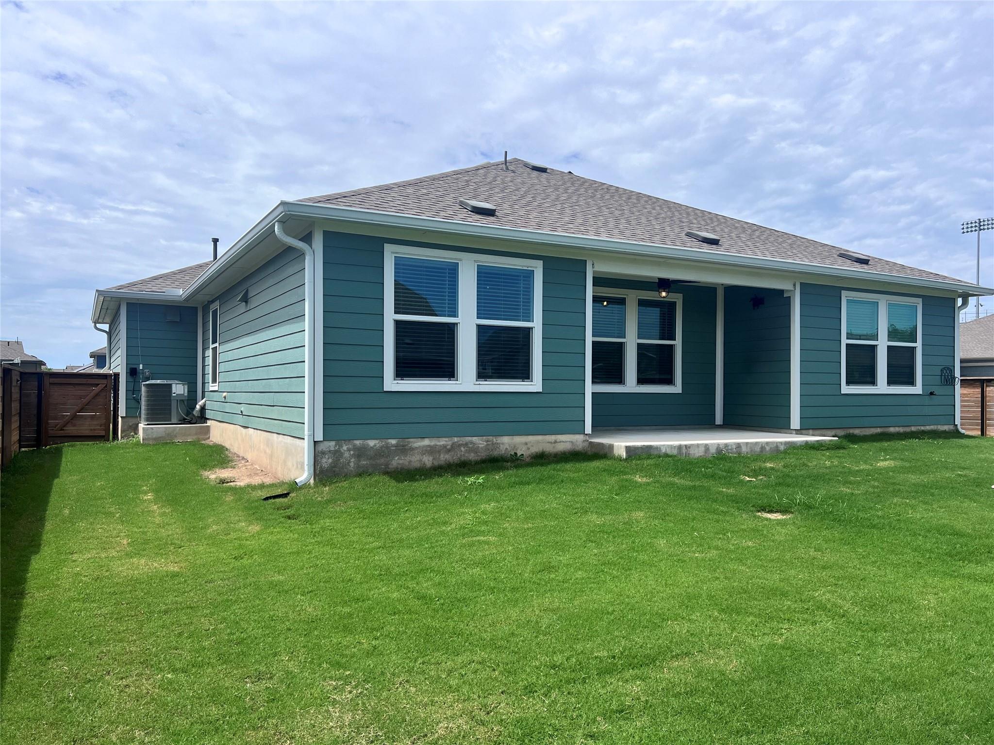 160 Santiago, Kyle, TX 78640