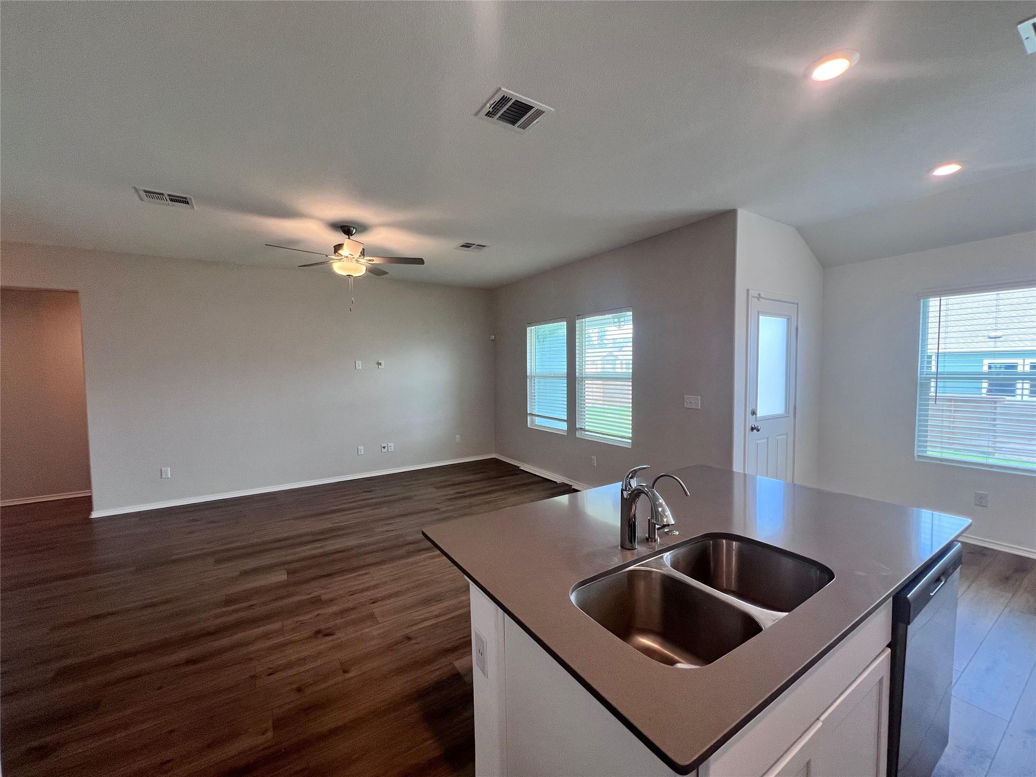160 Santiago, Kyle, TX 78640