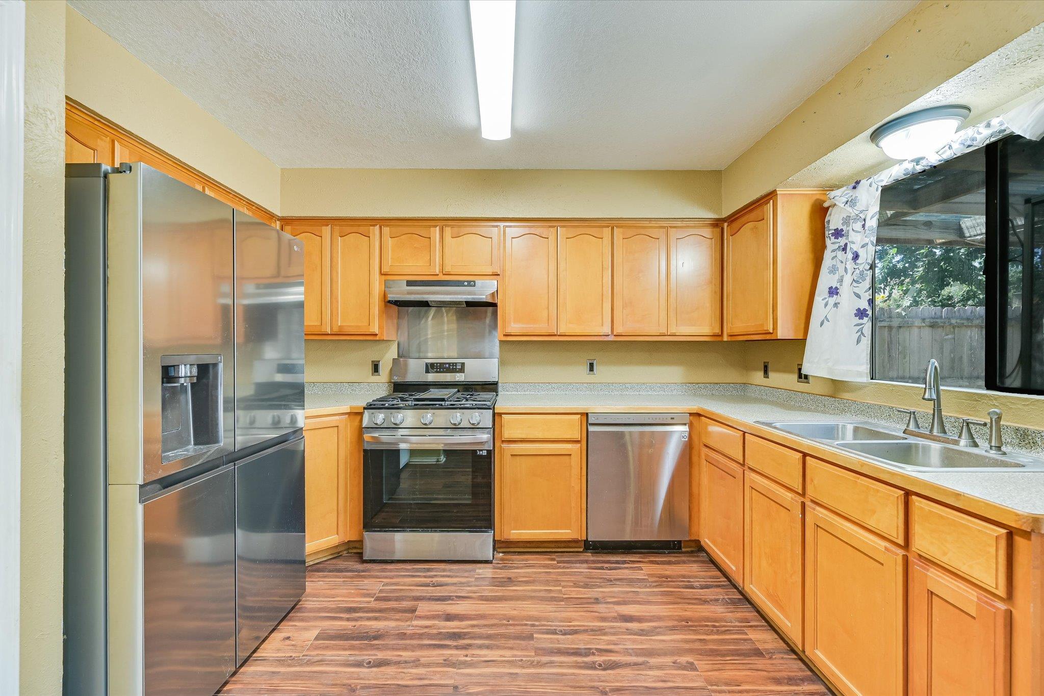 1800 Tamra Ct, Round Rock, TX 78681