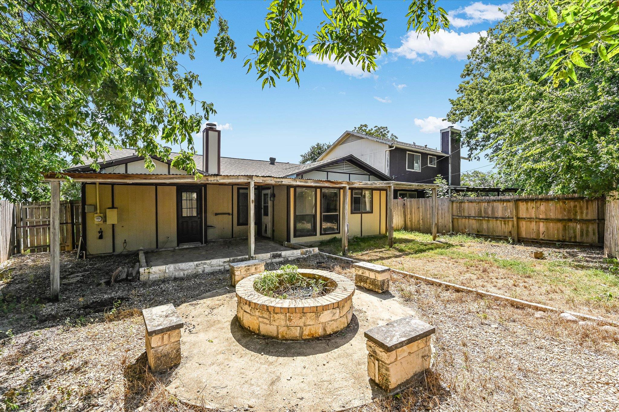 1800 Tamra Ct, Round Rock, TX 78681
