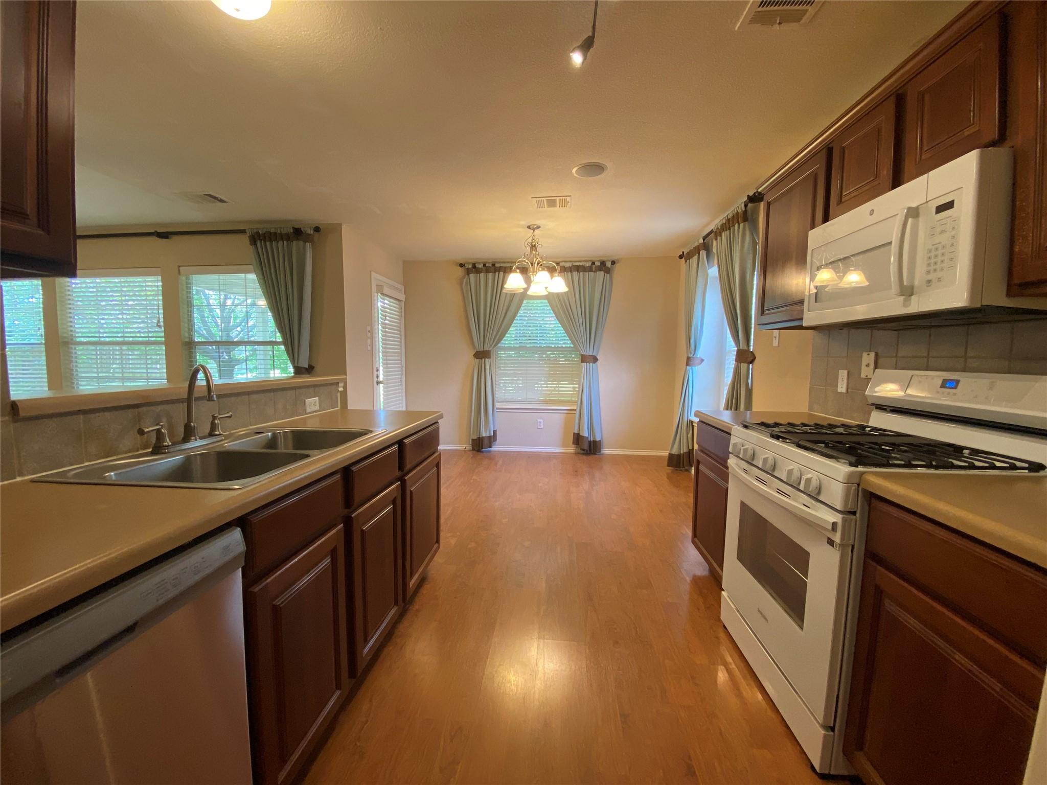 2000 Golden Sunrise Ln, Pflugerville, TX 78660