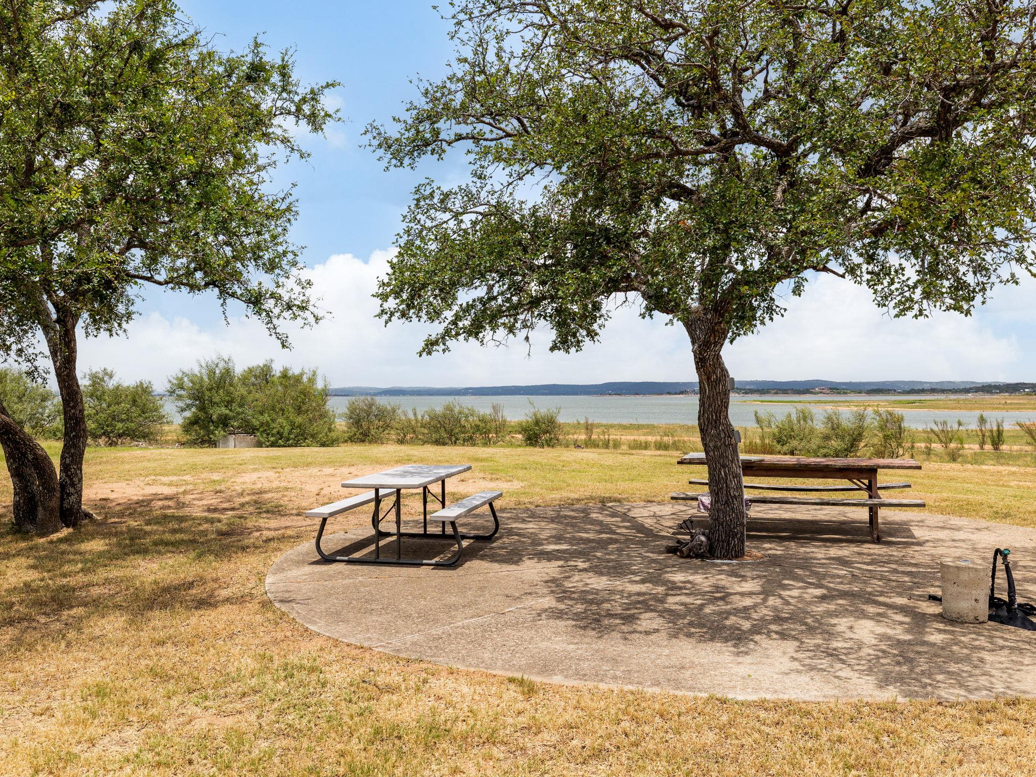 210 Lariat Lane, Burnet, TX 78611