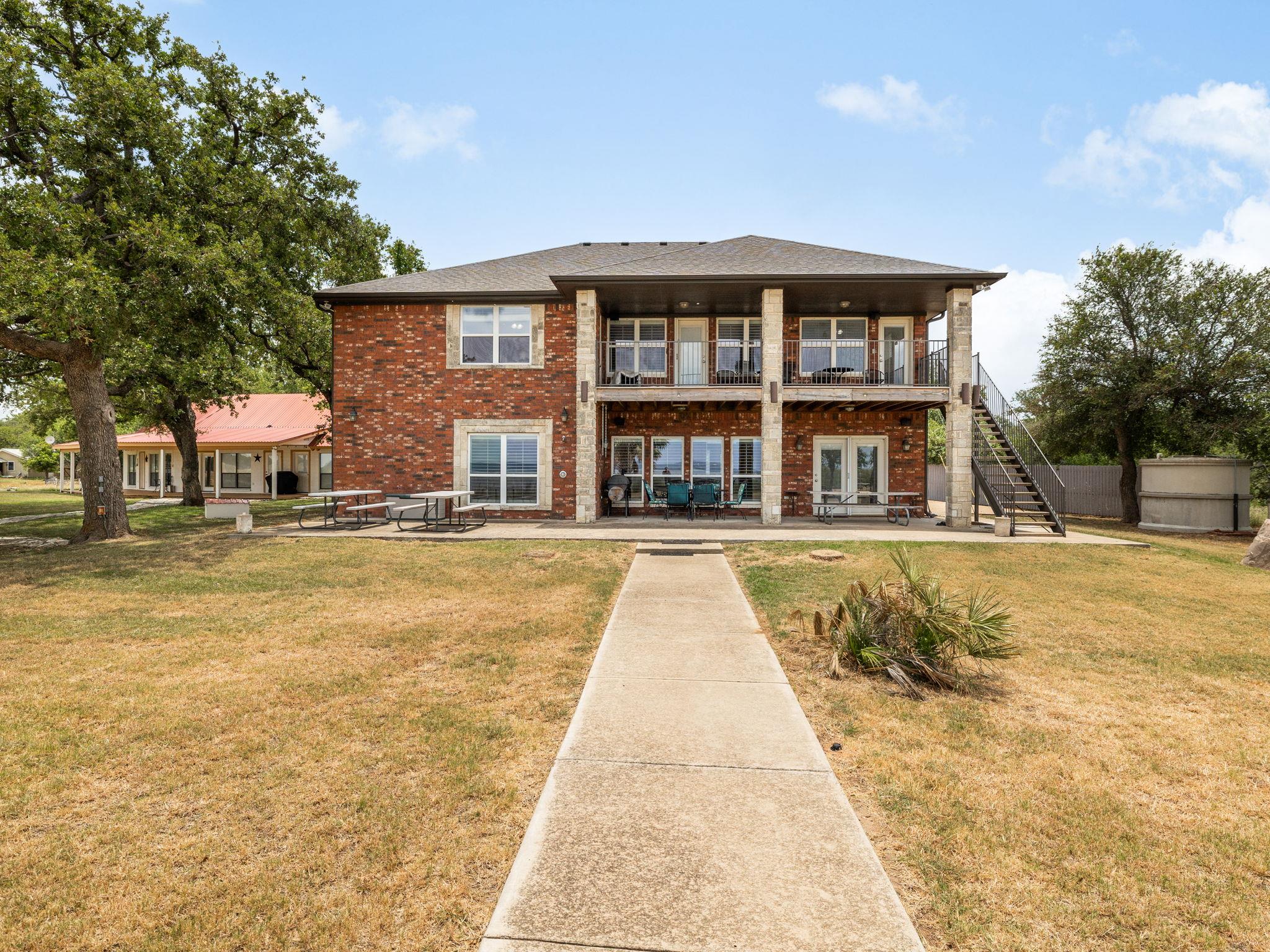210 Lariat Lane, Burnet, TX 78611