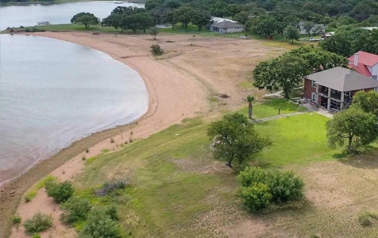 210 Lariat Lane, Burnet, TX 78611