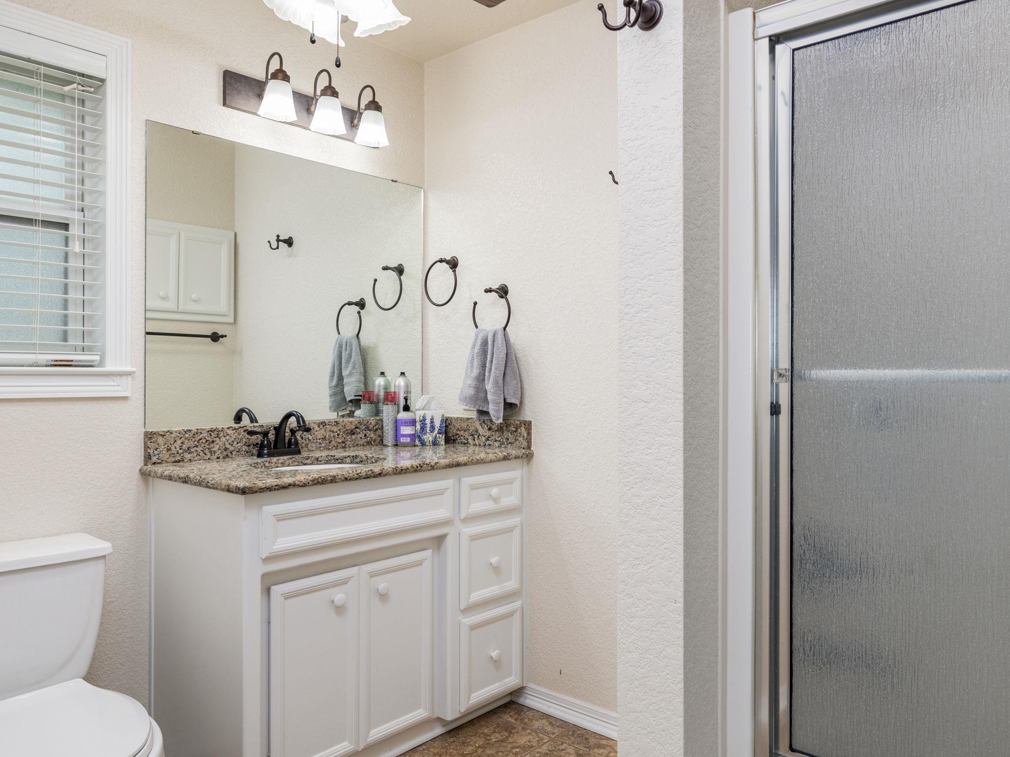 210 Lariat Lane, Burnet, TX 78611