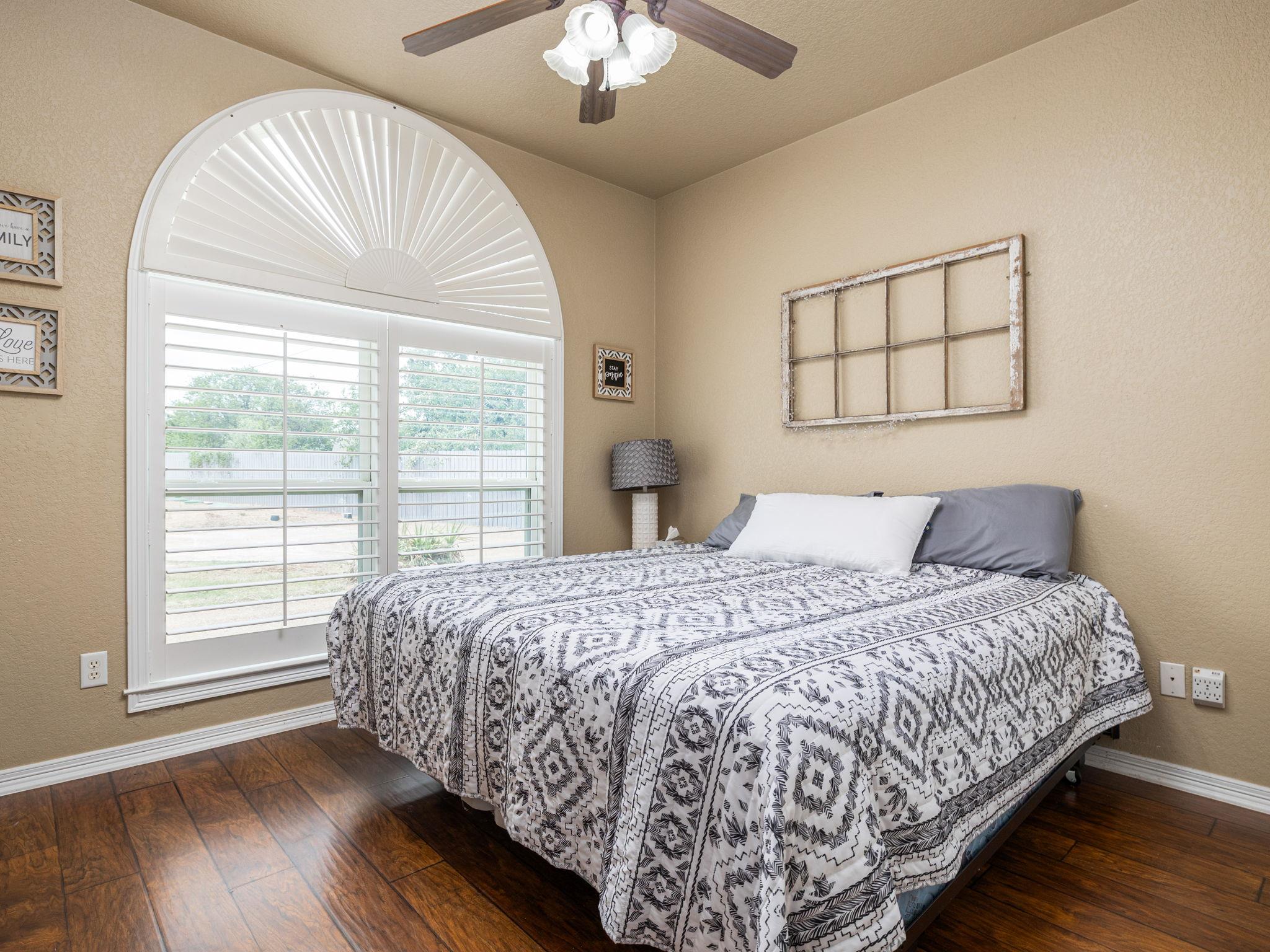 210 Lariat Lane, Burnet, TX 78611