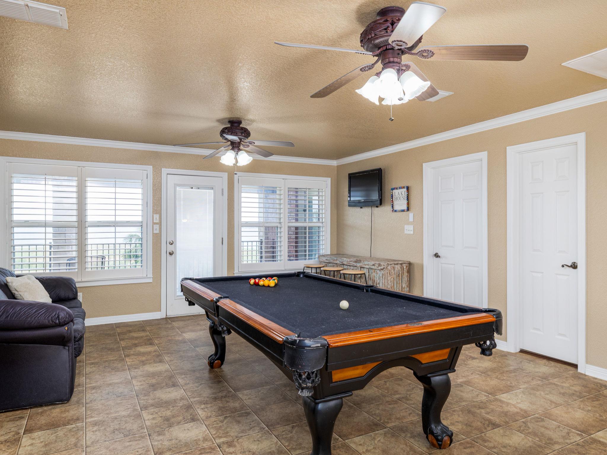 210 Lariat Lane, Burnet, TX 78611