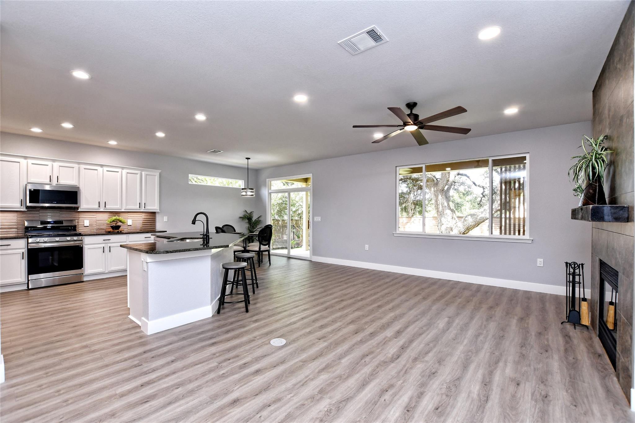 219 Red Poppy Trl, Georgetown, TX 78633