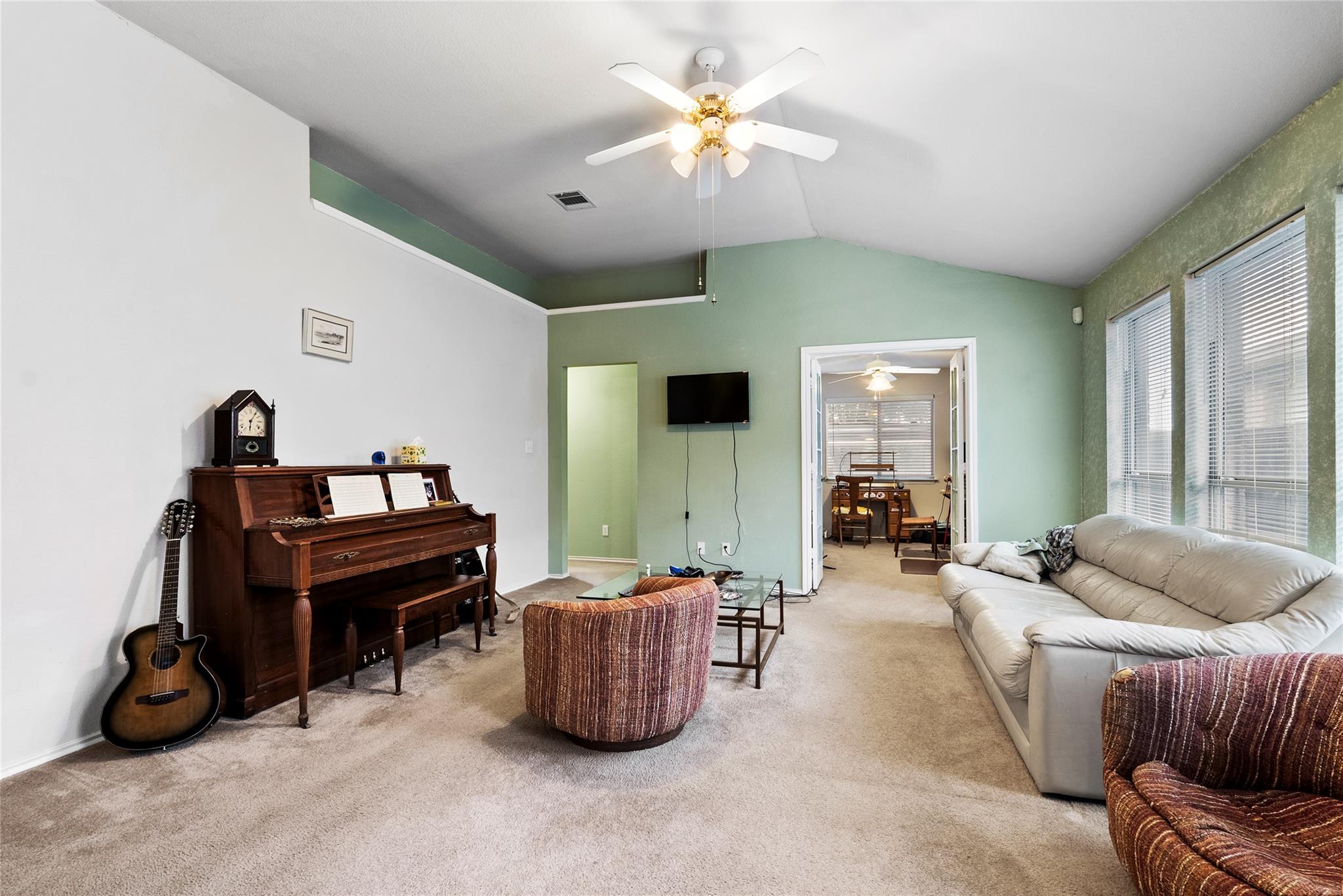 120 Shenandoah Trl, Elgin, TX 78621