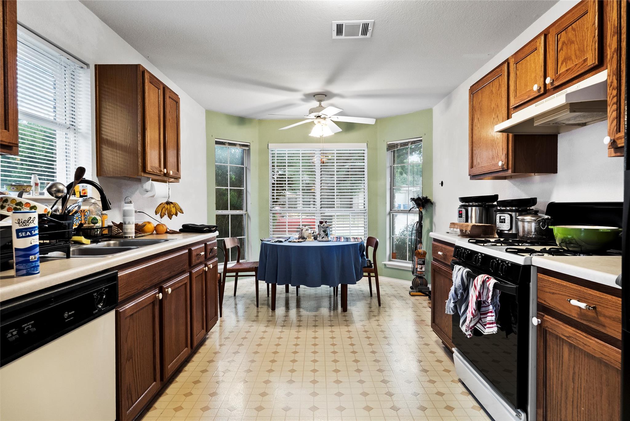 120 Shenandoah Trl, Elgin, TX 78621