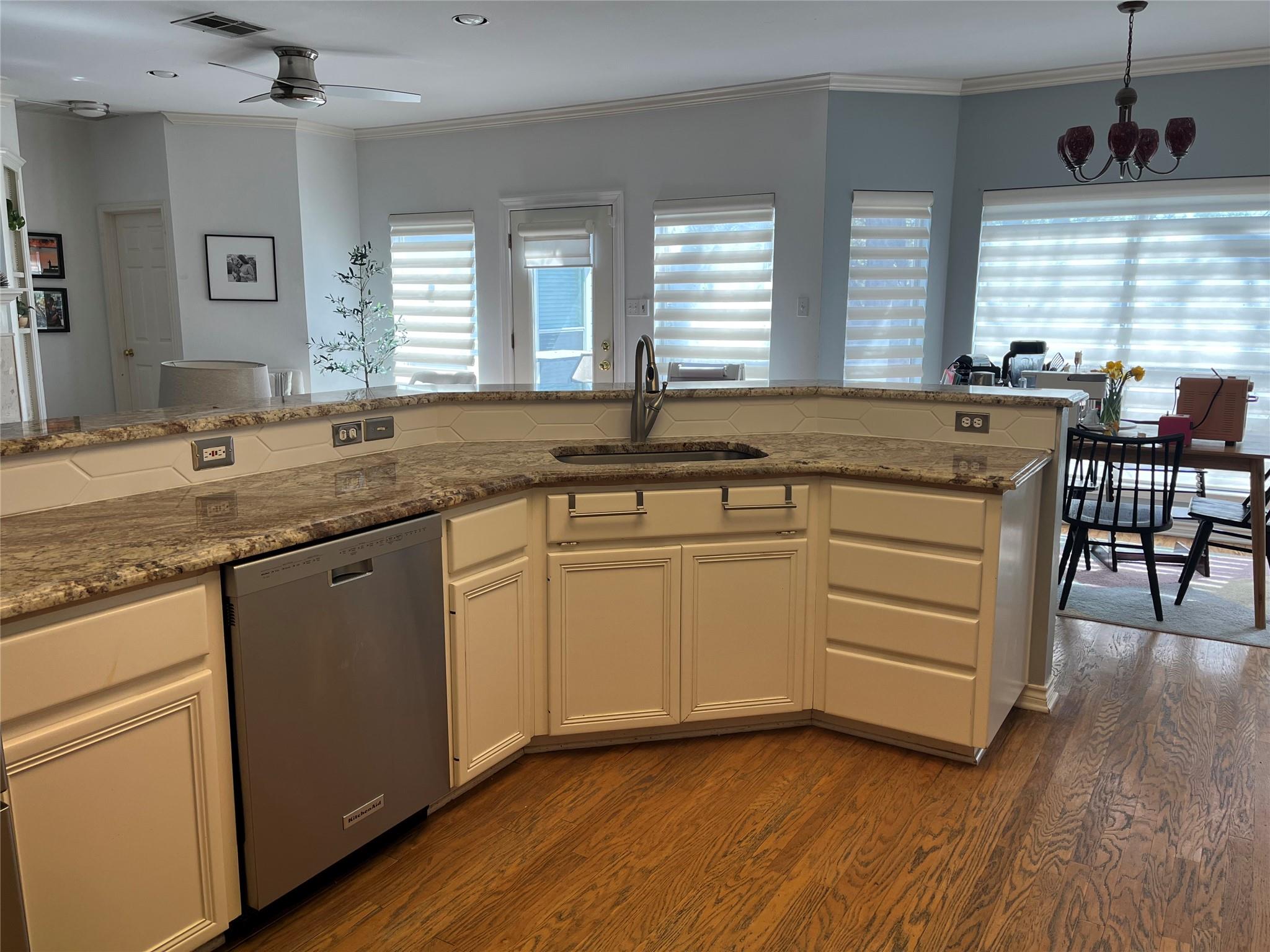 4101 Idlewild Rd, Austin, TX 78731
