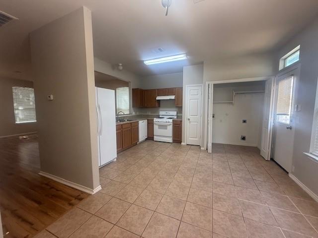 5689 Fergus # B, Kyle, TX 78640