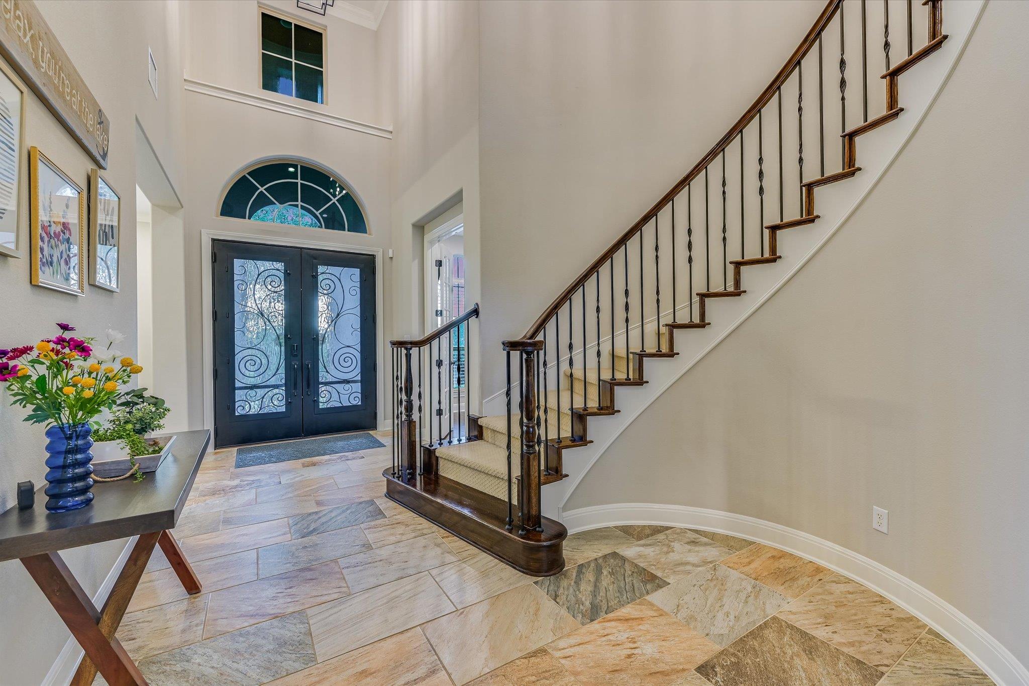 804 Rough Hollow Dr, Lakeway, TX 78734