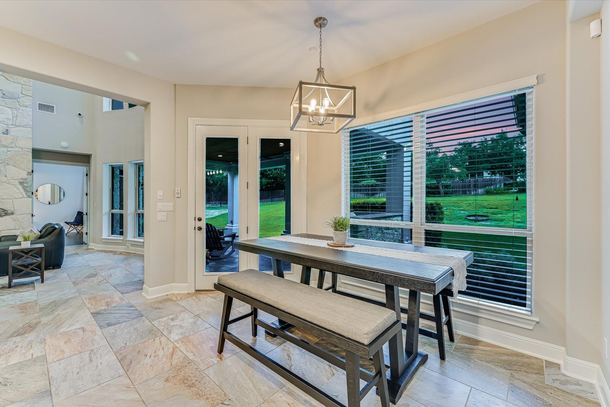 804 Rough Hollow Dr, Lakeway, TX 78734