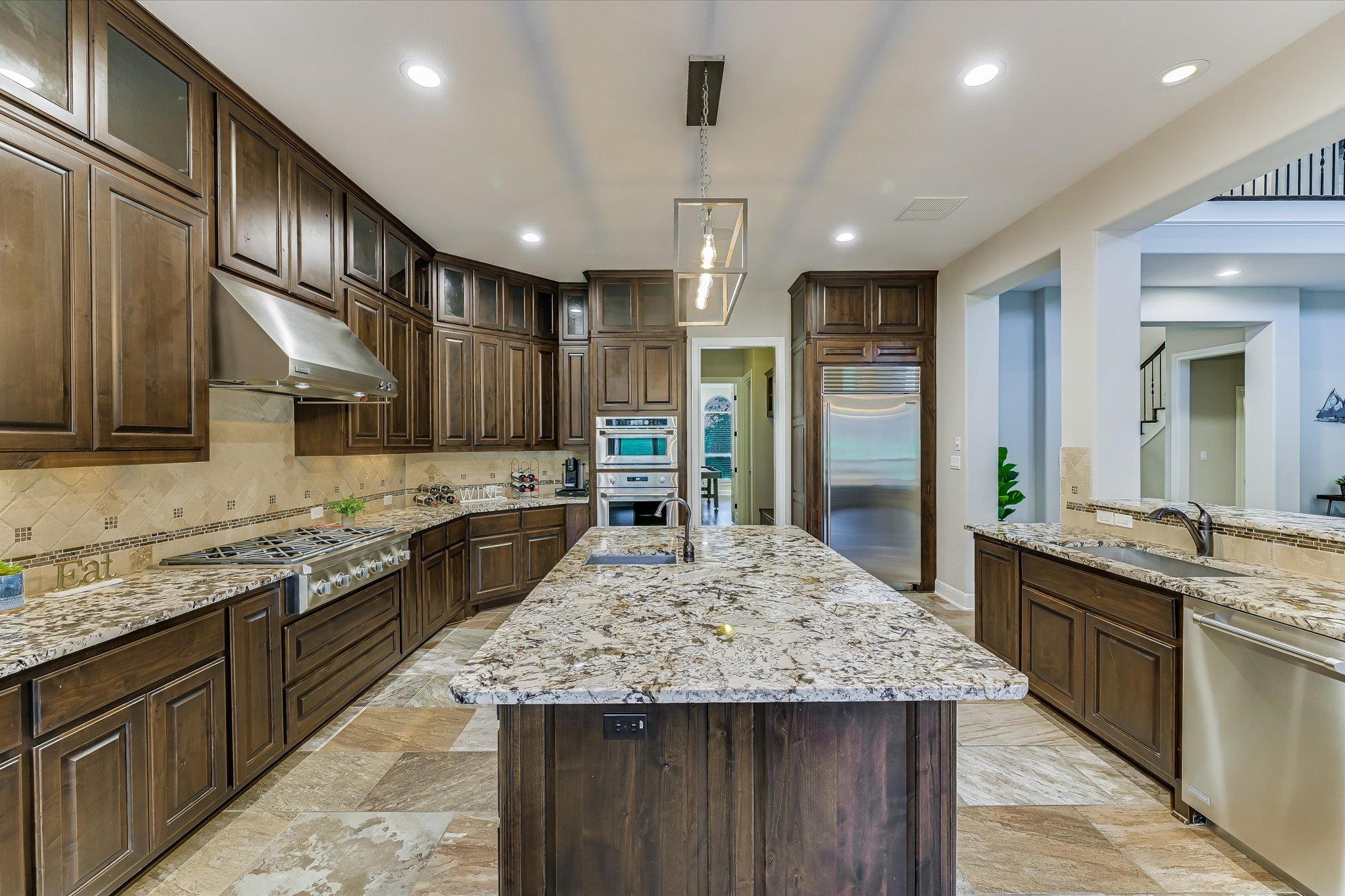 804 Rough Hollow Dr, Lakeway, TX 78734