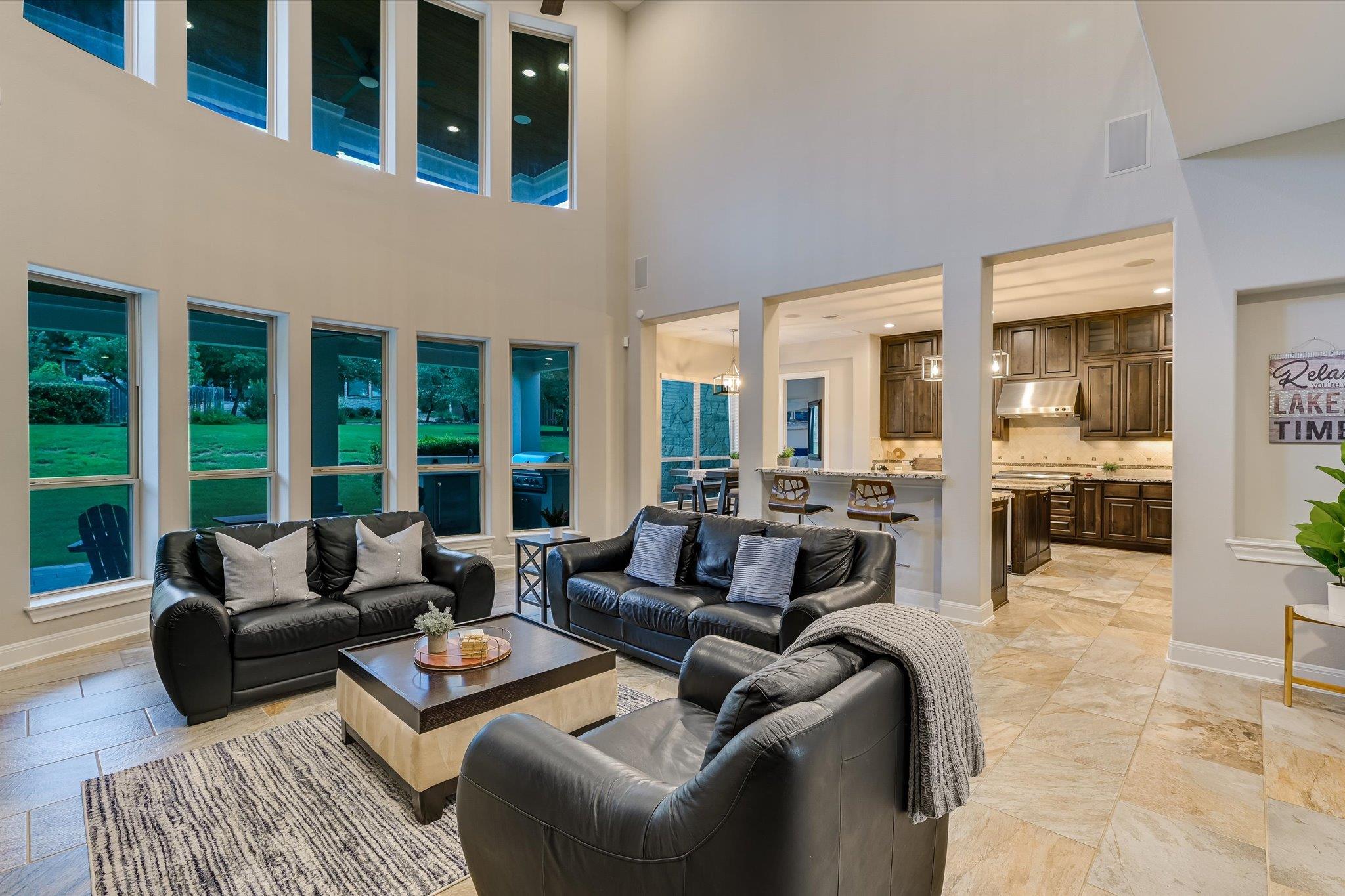 804 Rough Hollow Dr, Lakeway, TX 78734