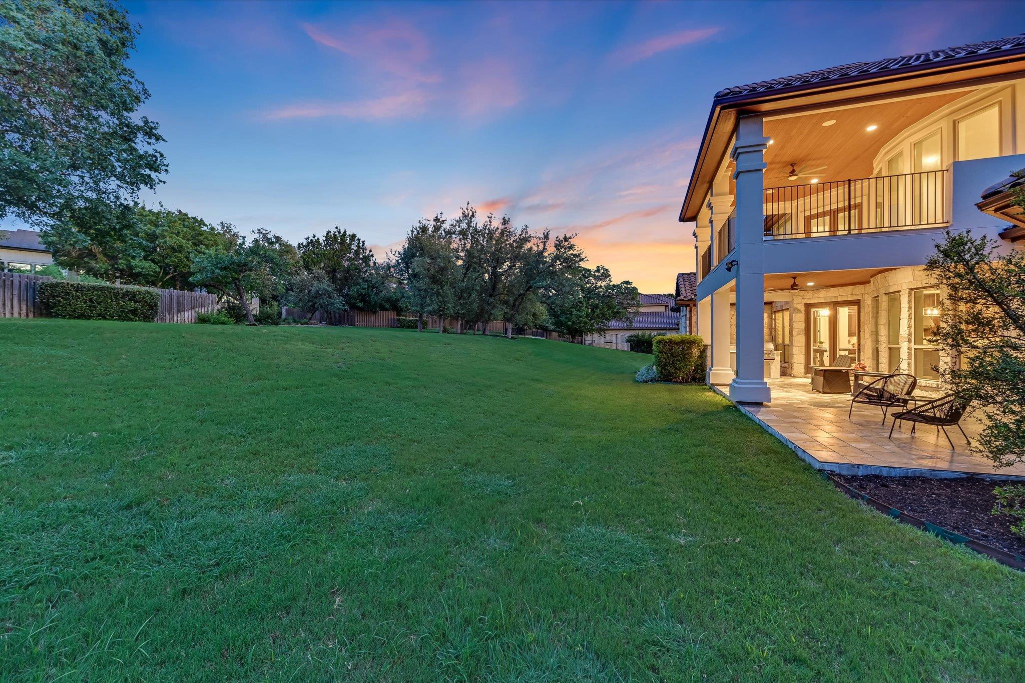 804 Rough Hollow Dr, Lakeway, TX 78734