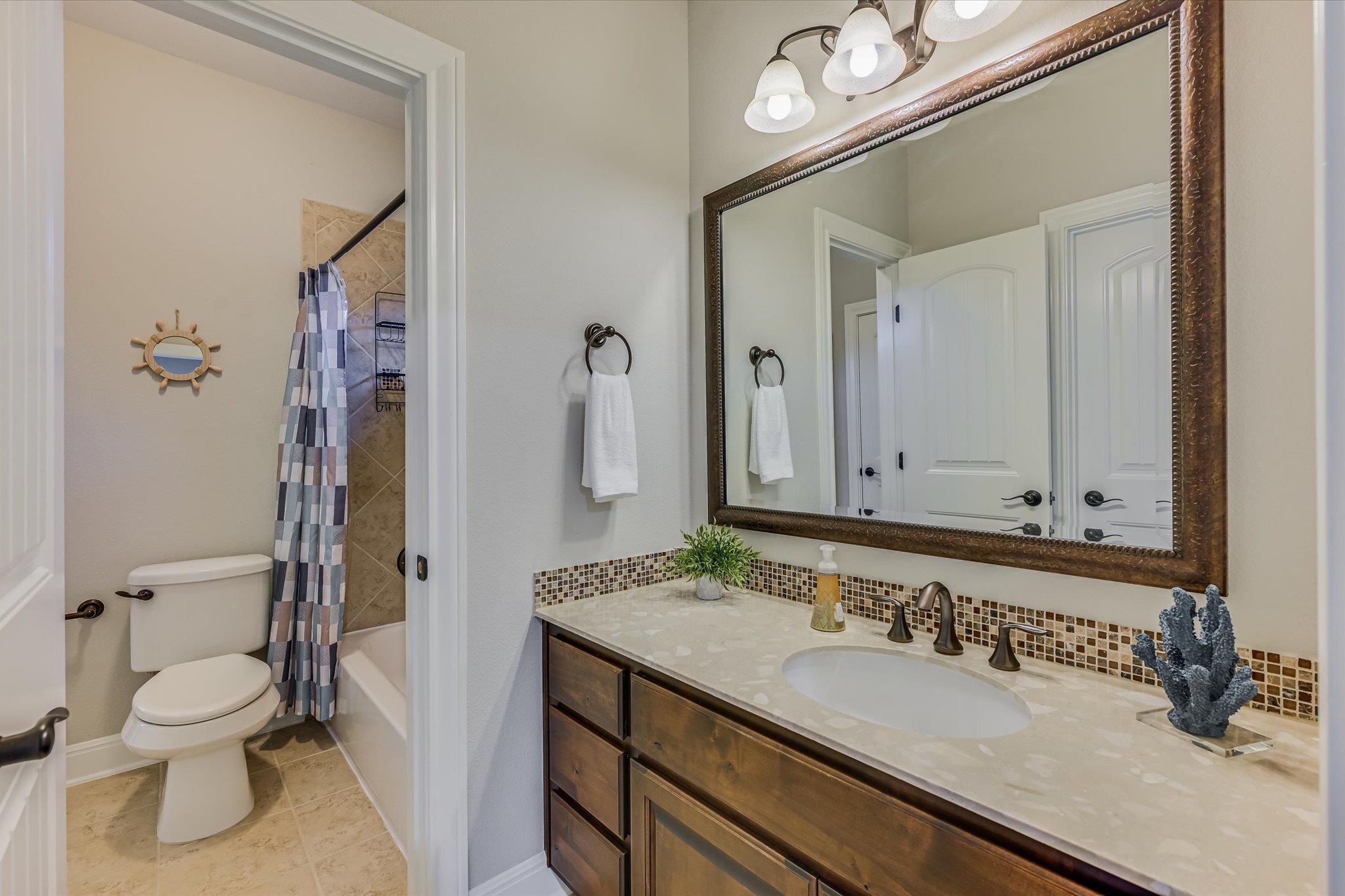 804 Rough Hollow Dr, Lakeway, TX 78734