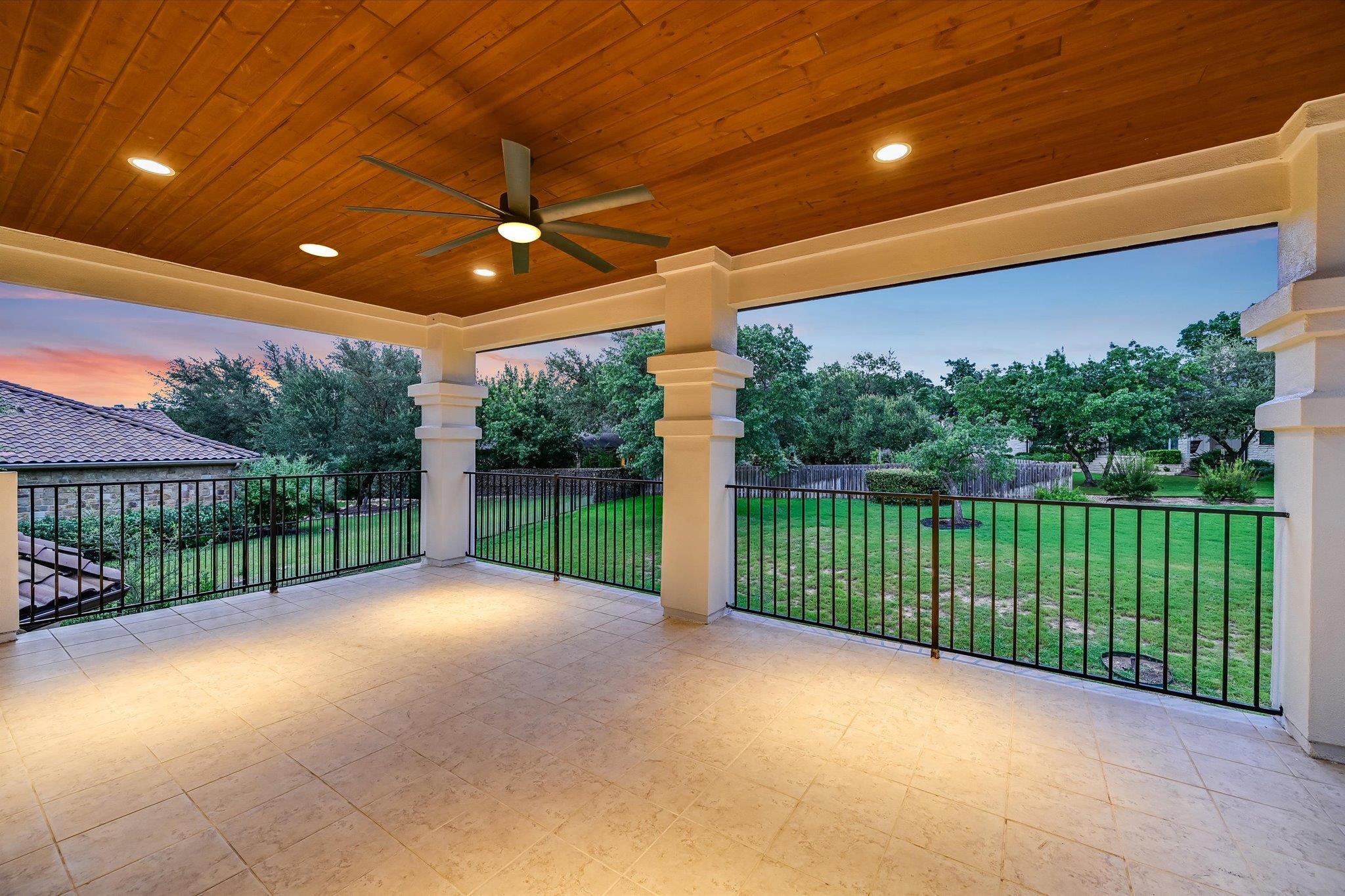 804 Rough Hollow Dr, Lakeway, TX 78734