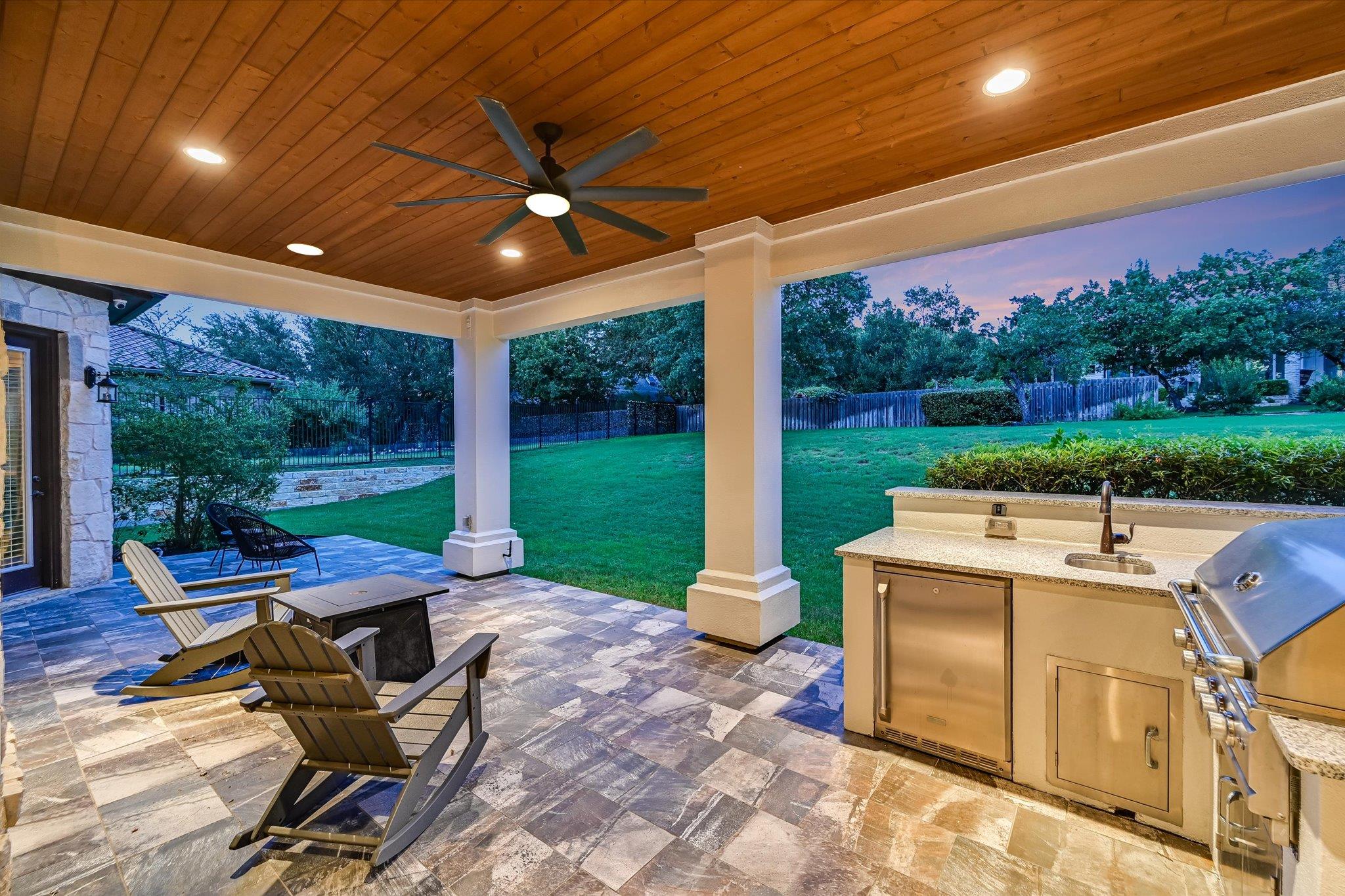 804 Rough Hollow Dr, Lakeway, TX 78734