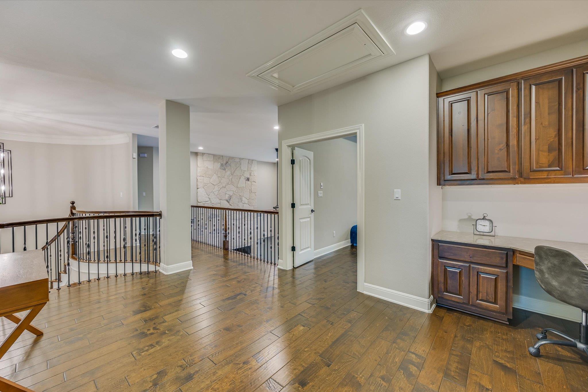 804 Rough Hollow Dr, Lakeway, TX 78734