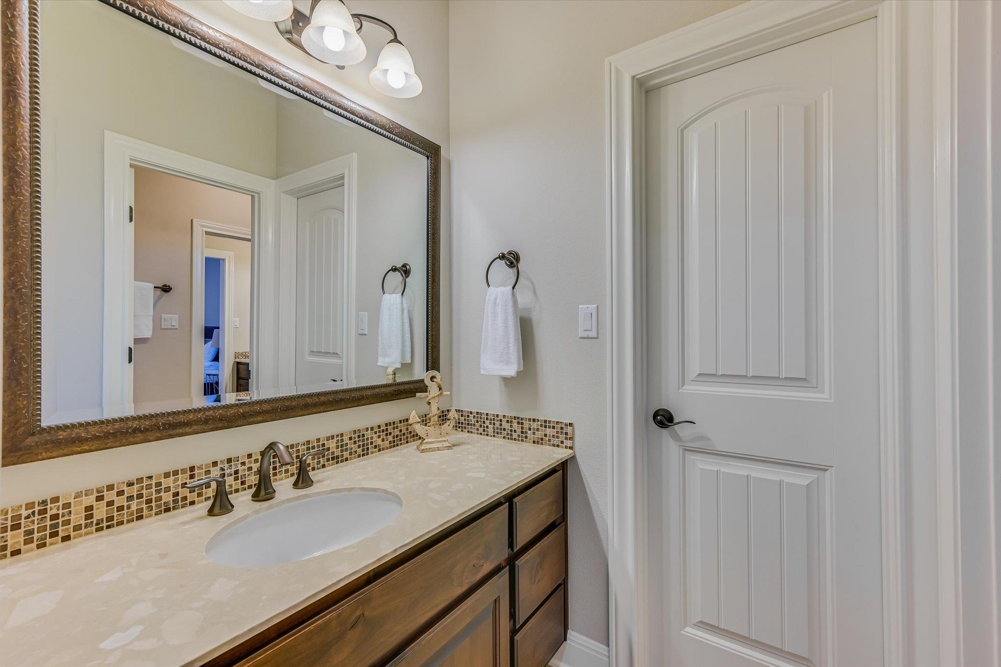 804 Rough Hollow Dr, Lakeway, TX 78734