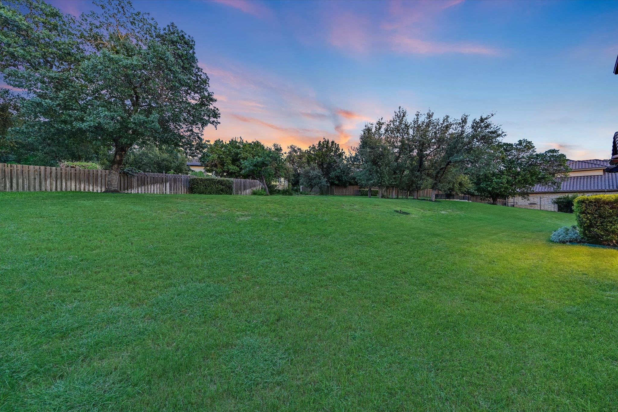 804 Rough Hollow Dr, Lakeway, TX 78734