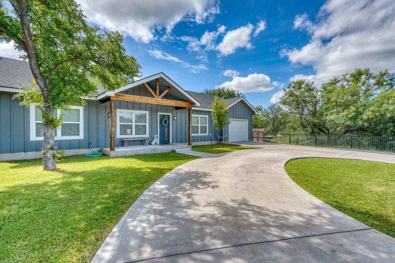 1306 Prairie Creek Dr, Marble Falls, TX 78654
