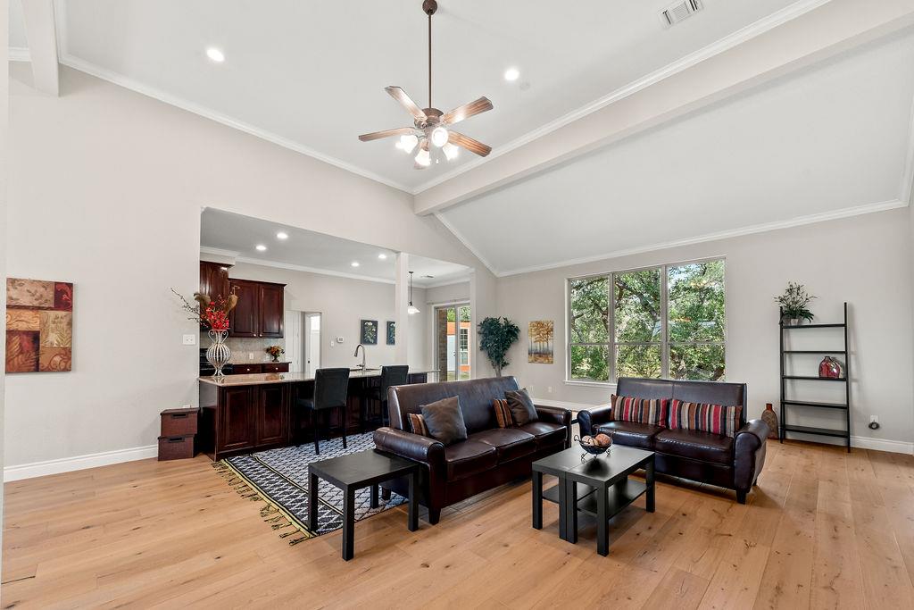 300 Round Rock Rd, Wimberley, TX 78676