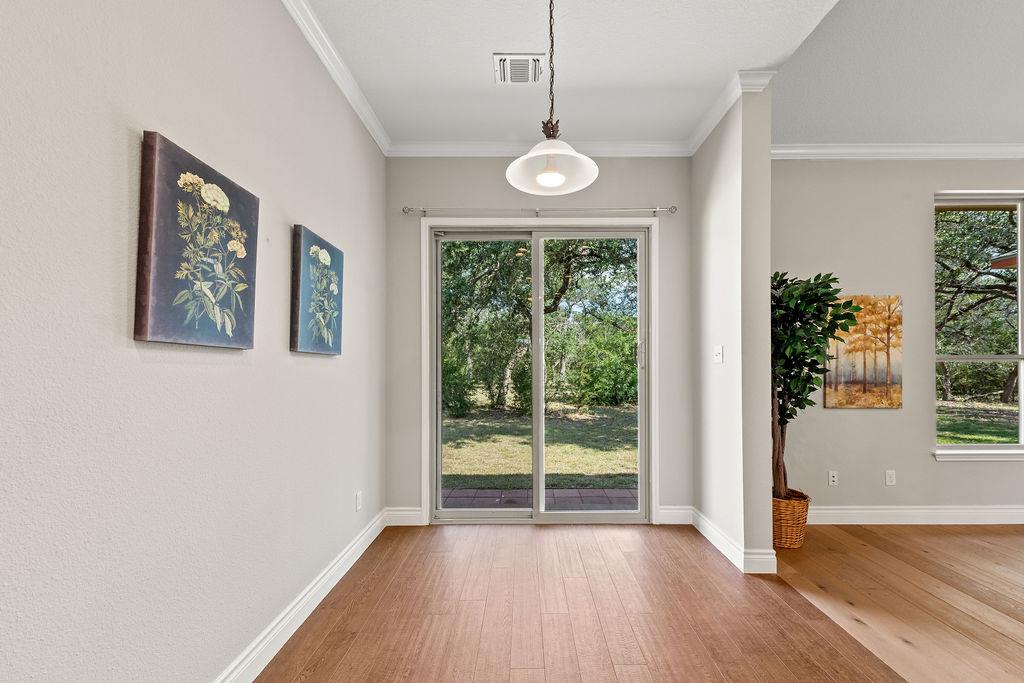 300 Round Rock Rd, Wimberley, TX 78676