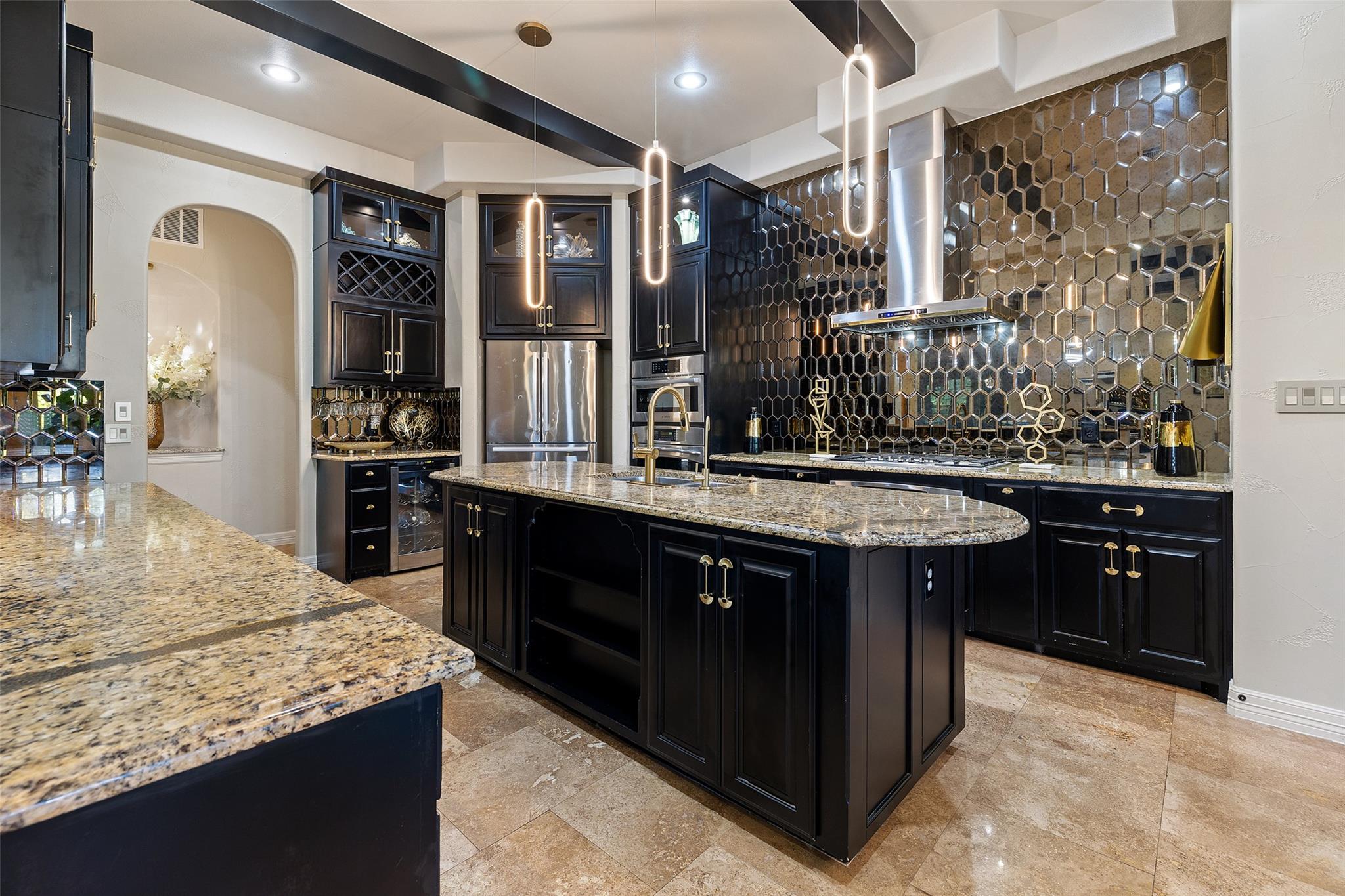 10298 Brangus Rd, Driftwood, TX 78619