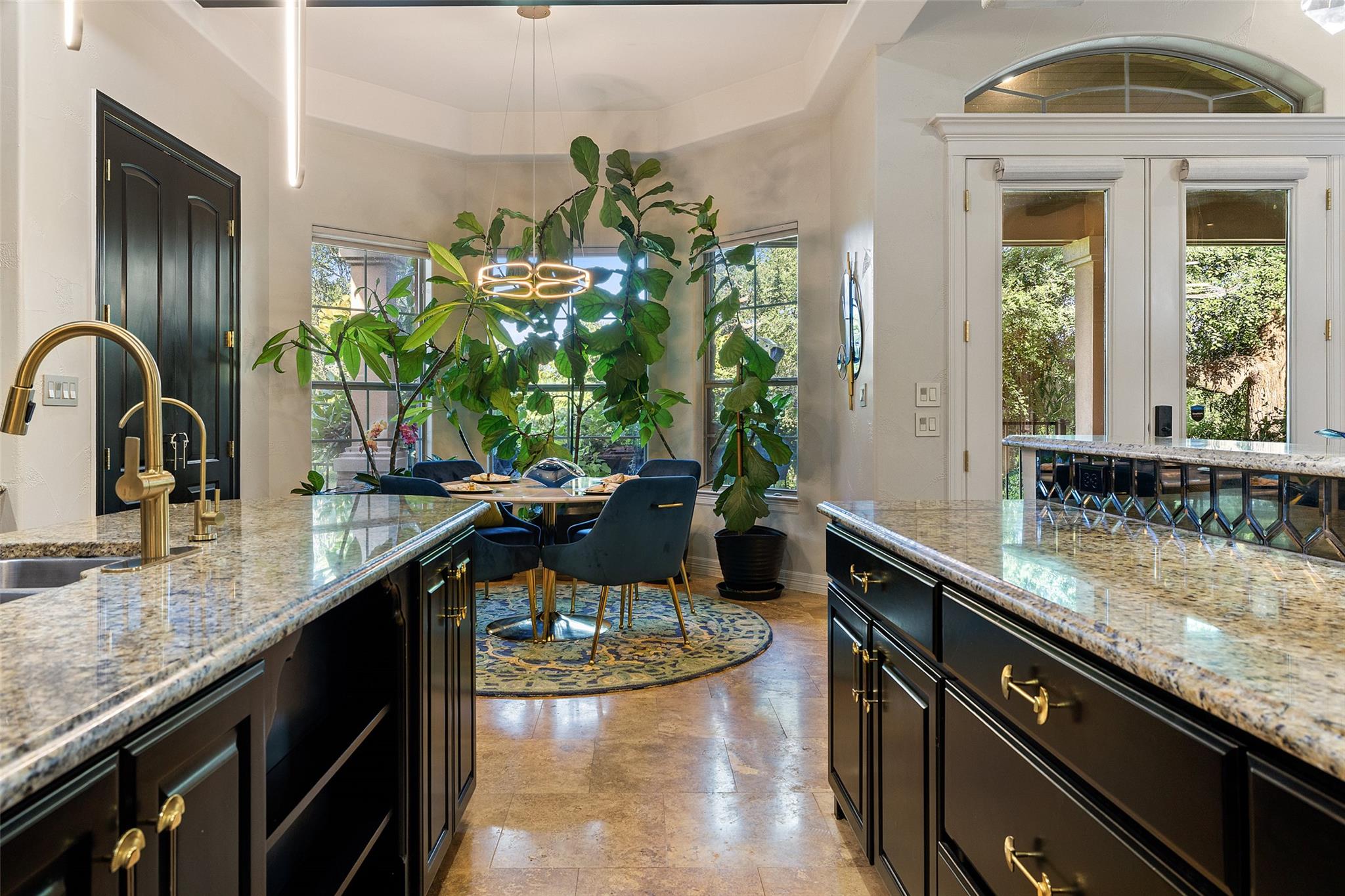 10298 Brangus Rd, Driftwood, TX 78619