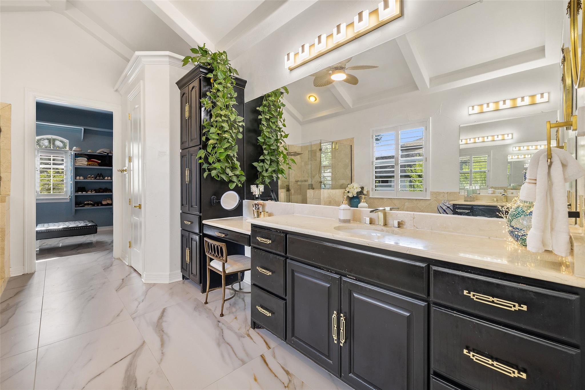 10298 Brangus Rd, Driftwood, TX 78619