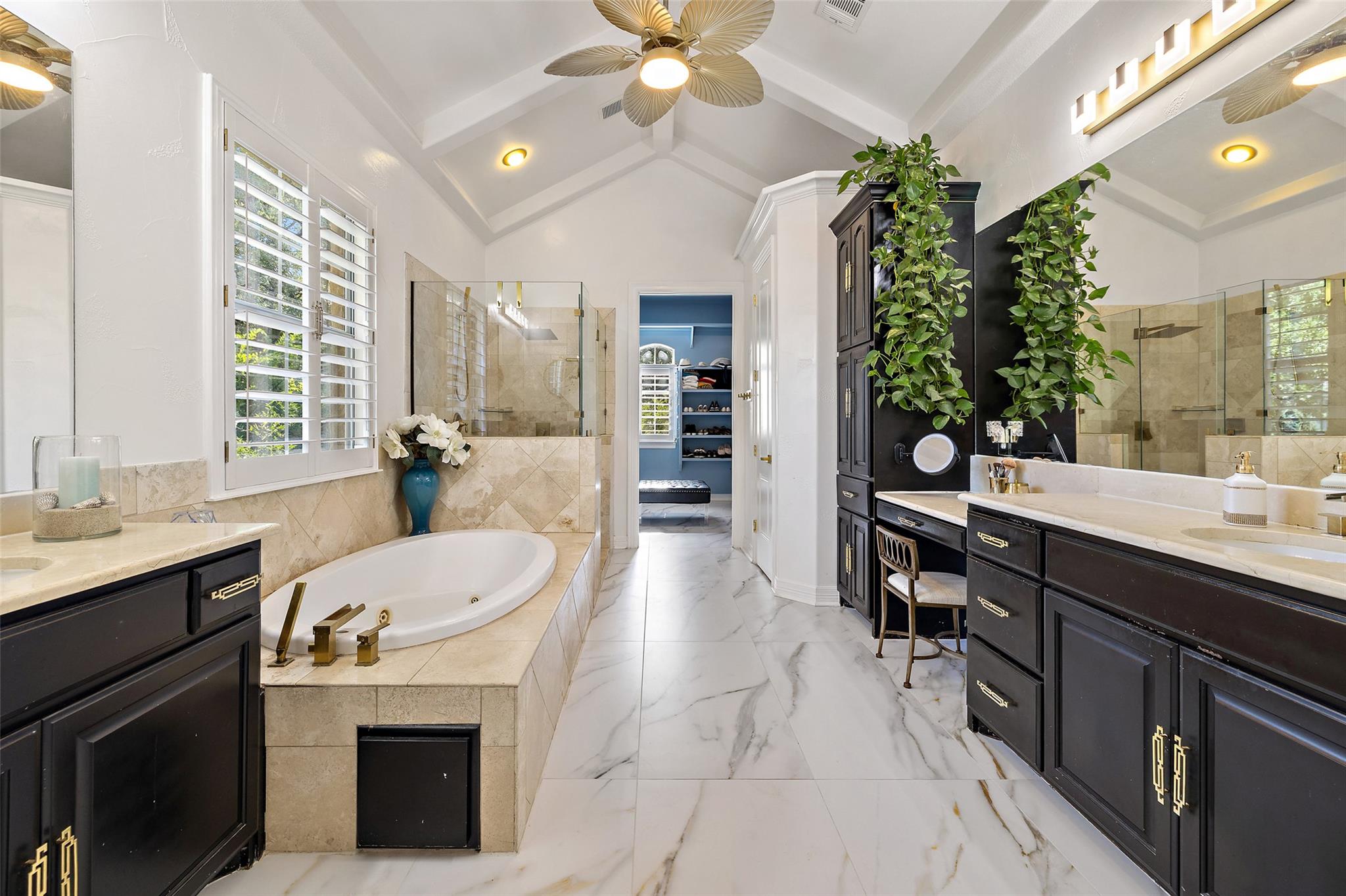 10298 Brangus Rd, Driftwood, TX 78619