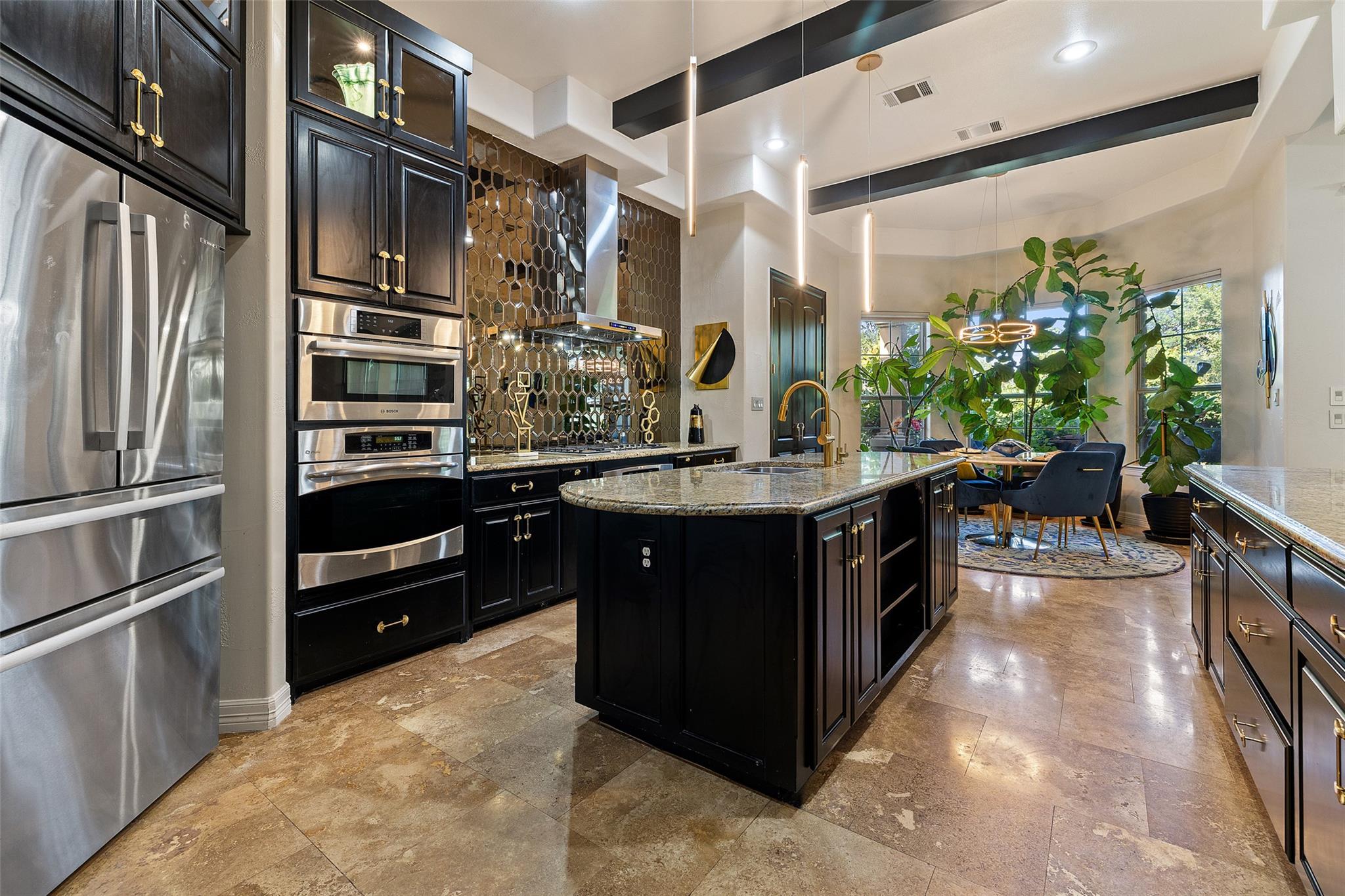 10298 Brangus Rd, Driftwood, TX 78619