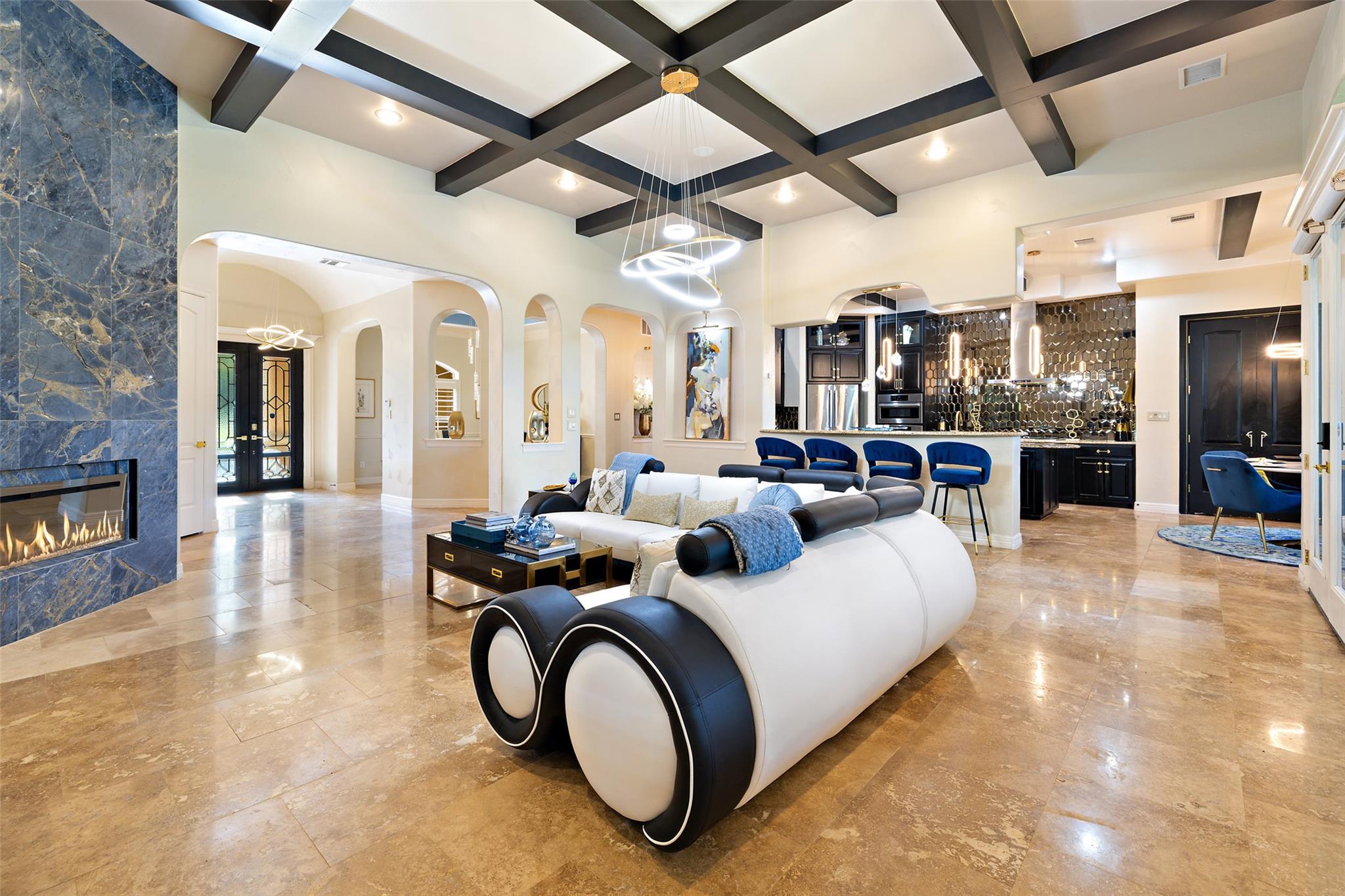 10298 Brangus Rd, Driftwood, TX 78619