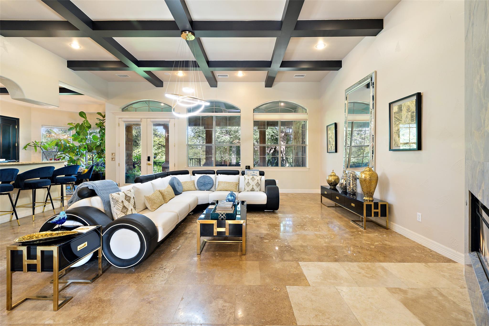 10298 Brangus Rd, Driftwood, TX 78619