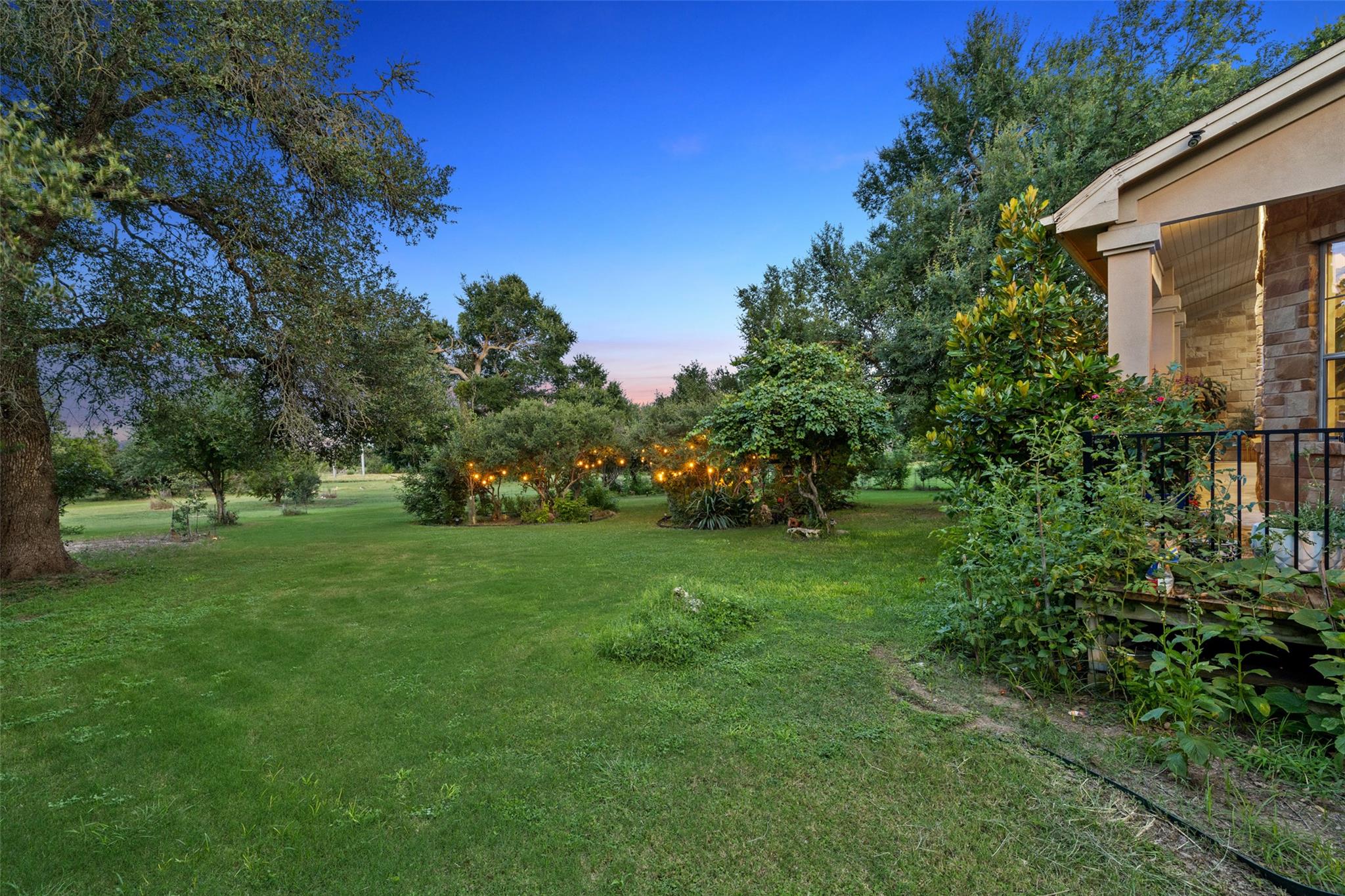 10298 Brangus Rd, Driftwood, TX 78619